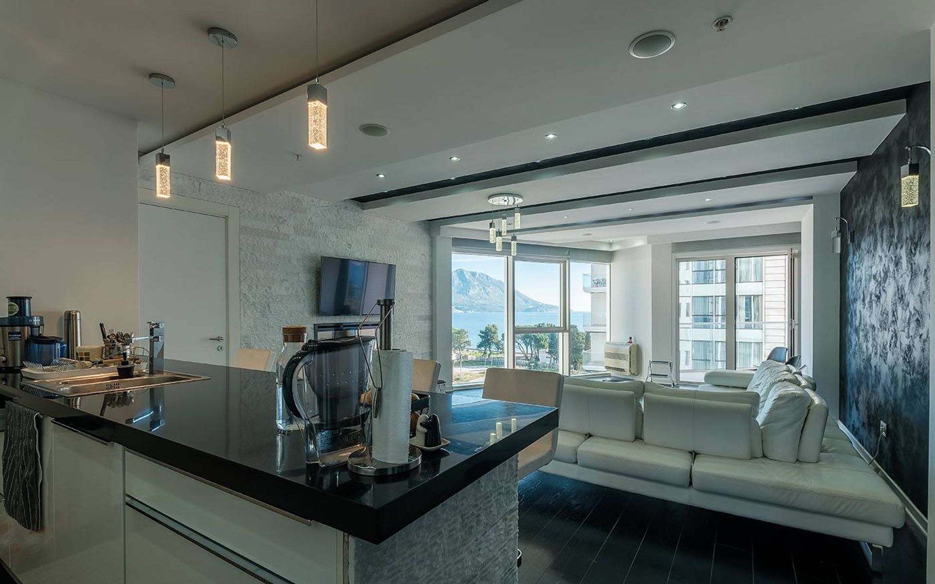 Condominium in , Opština Budva 11134462