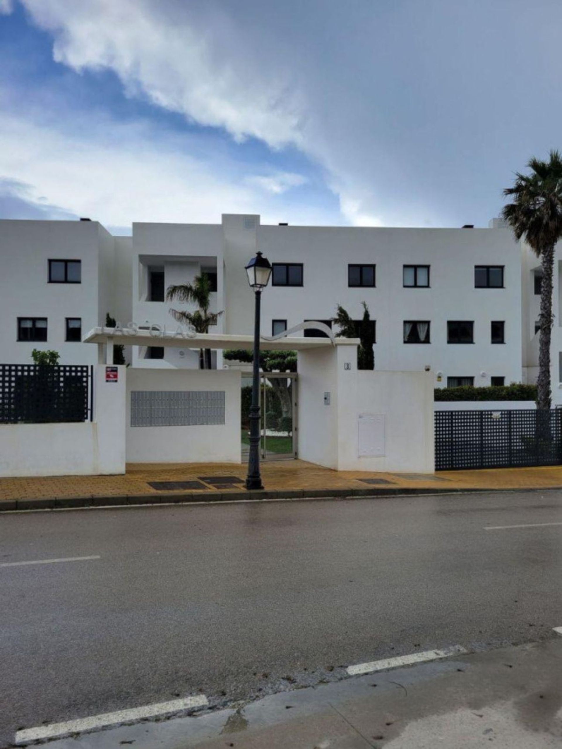 Condominium in Estepona, Andalucía 11134685