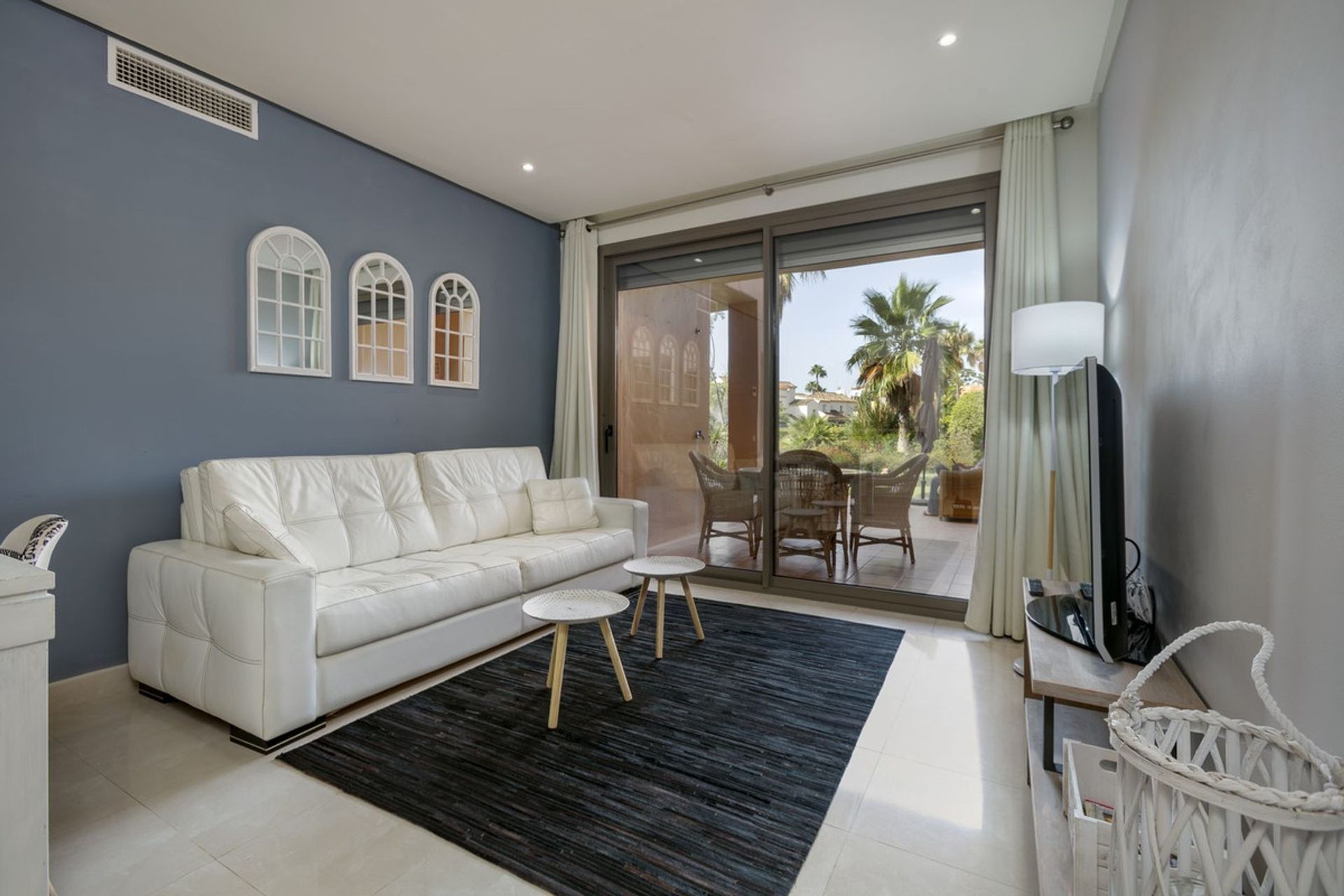 Condominium in Estepona, Andalucía 11134692