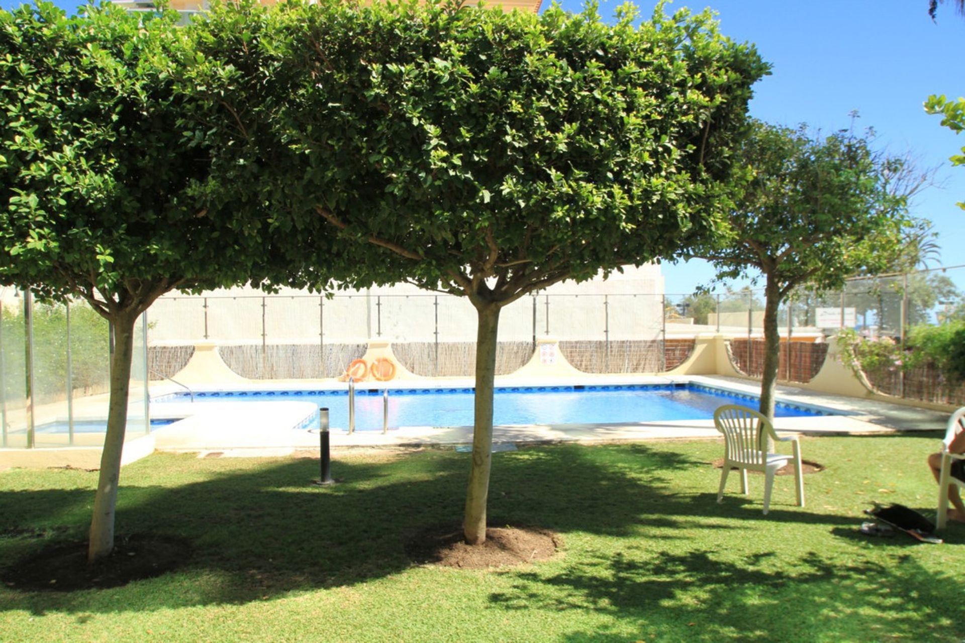 Condominio en Fuengirola, Andalucía 11134983