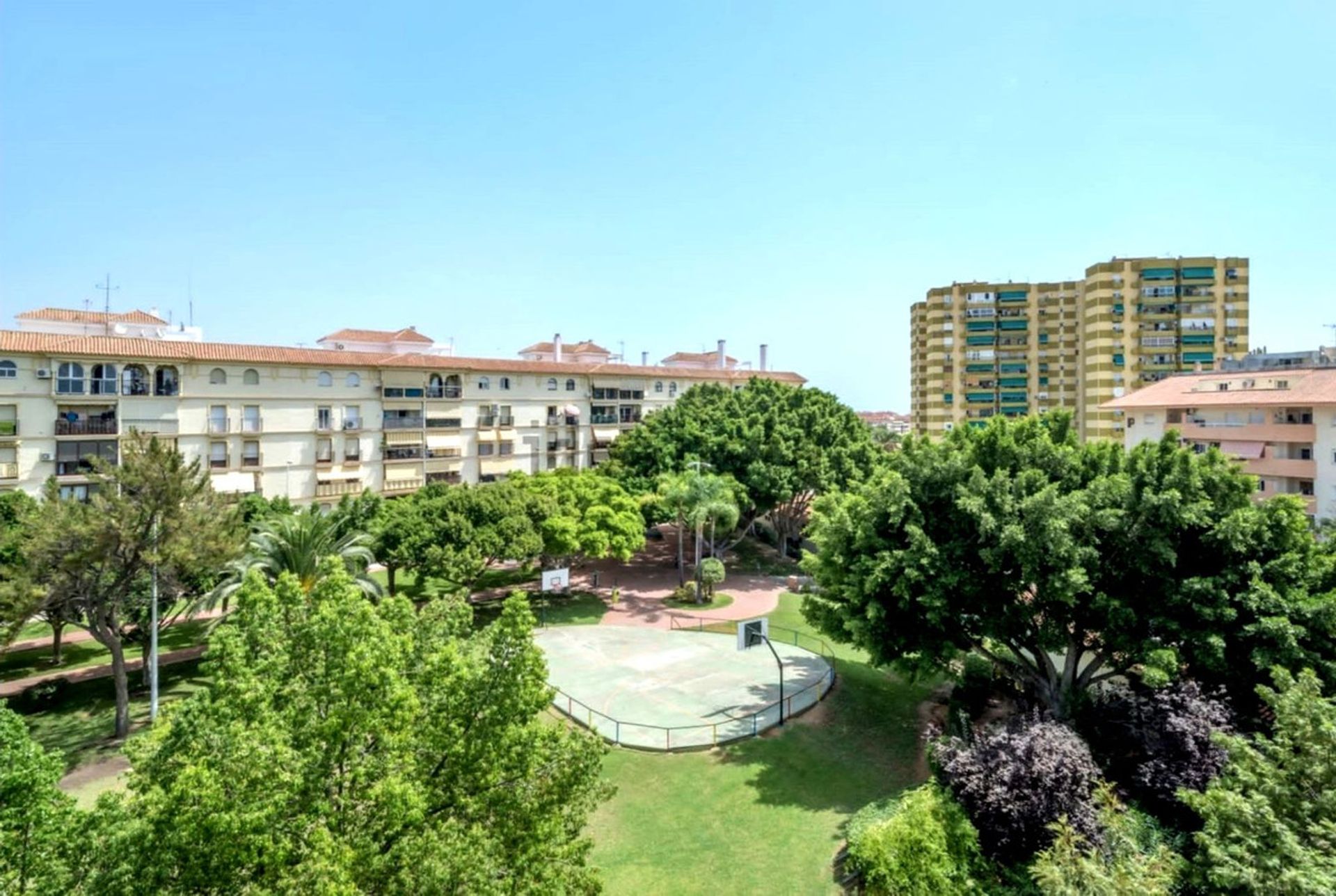 Condominio en Fuengirola, Andalucía 11135199