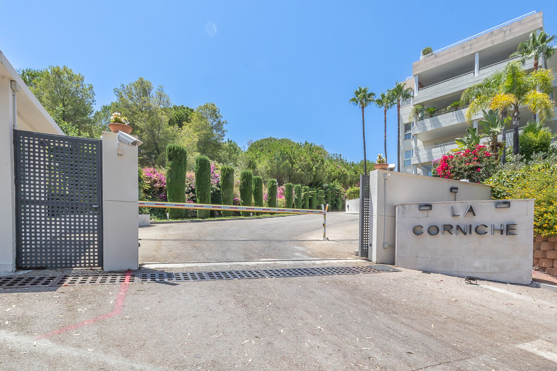 Condominium in Marbella, Andalucía 11135930