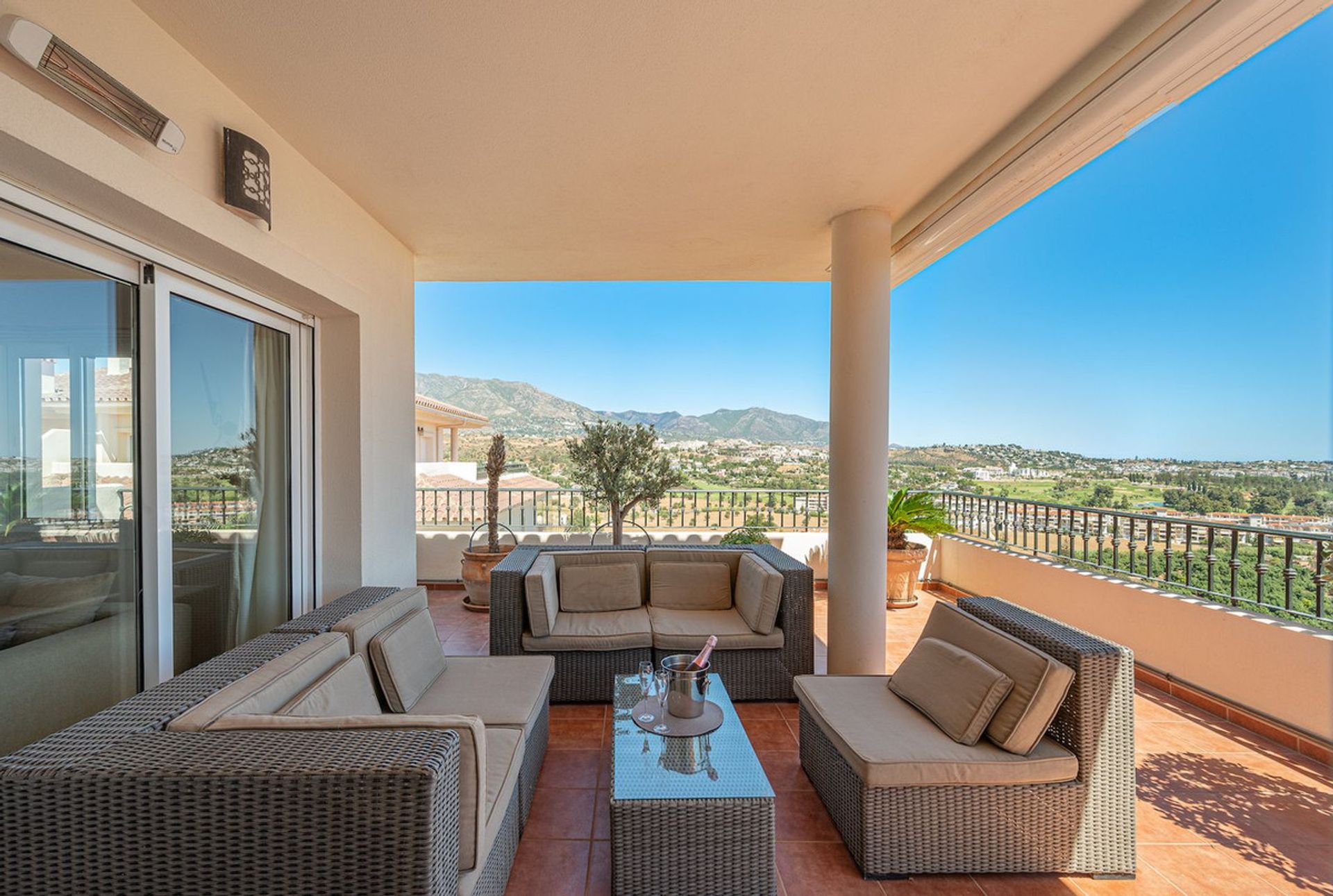 Condominium in Mijas, Andalusia 11136242