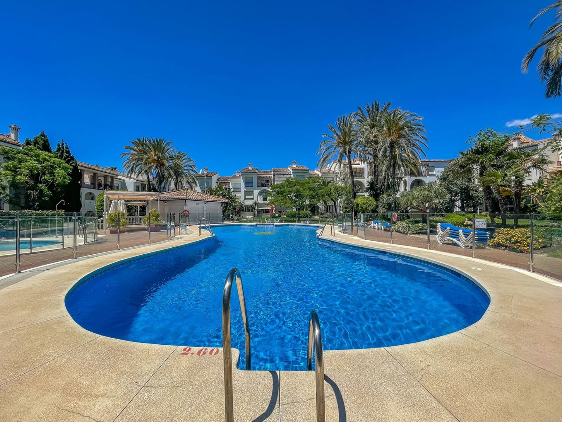 Condominium in Marbella, Andalucía 11136492