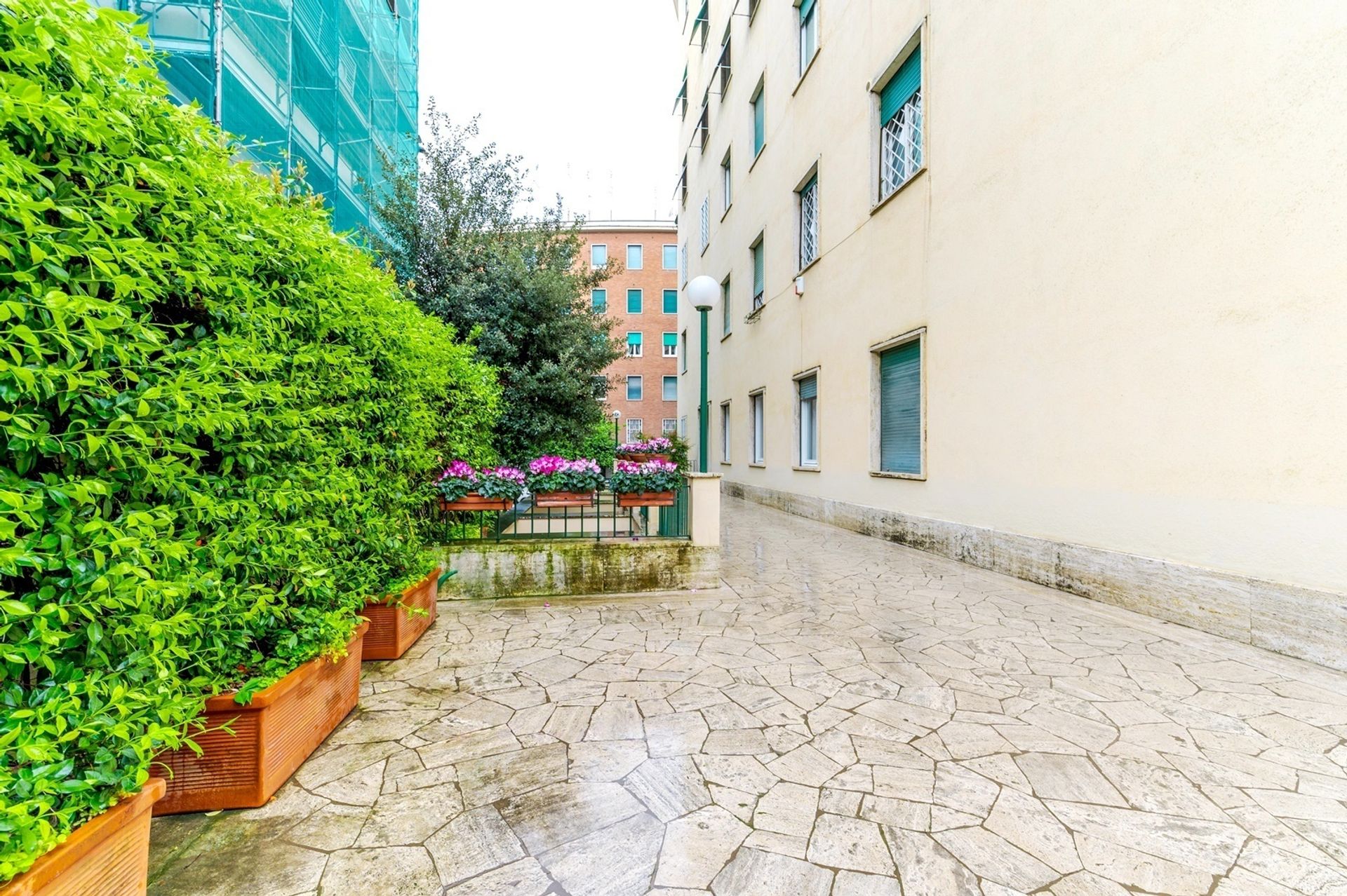 Condominium in Rome, Lazio 11136823