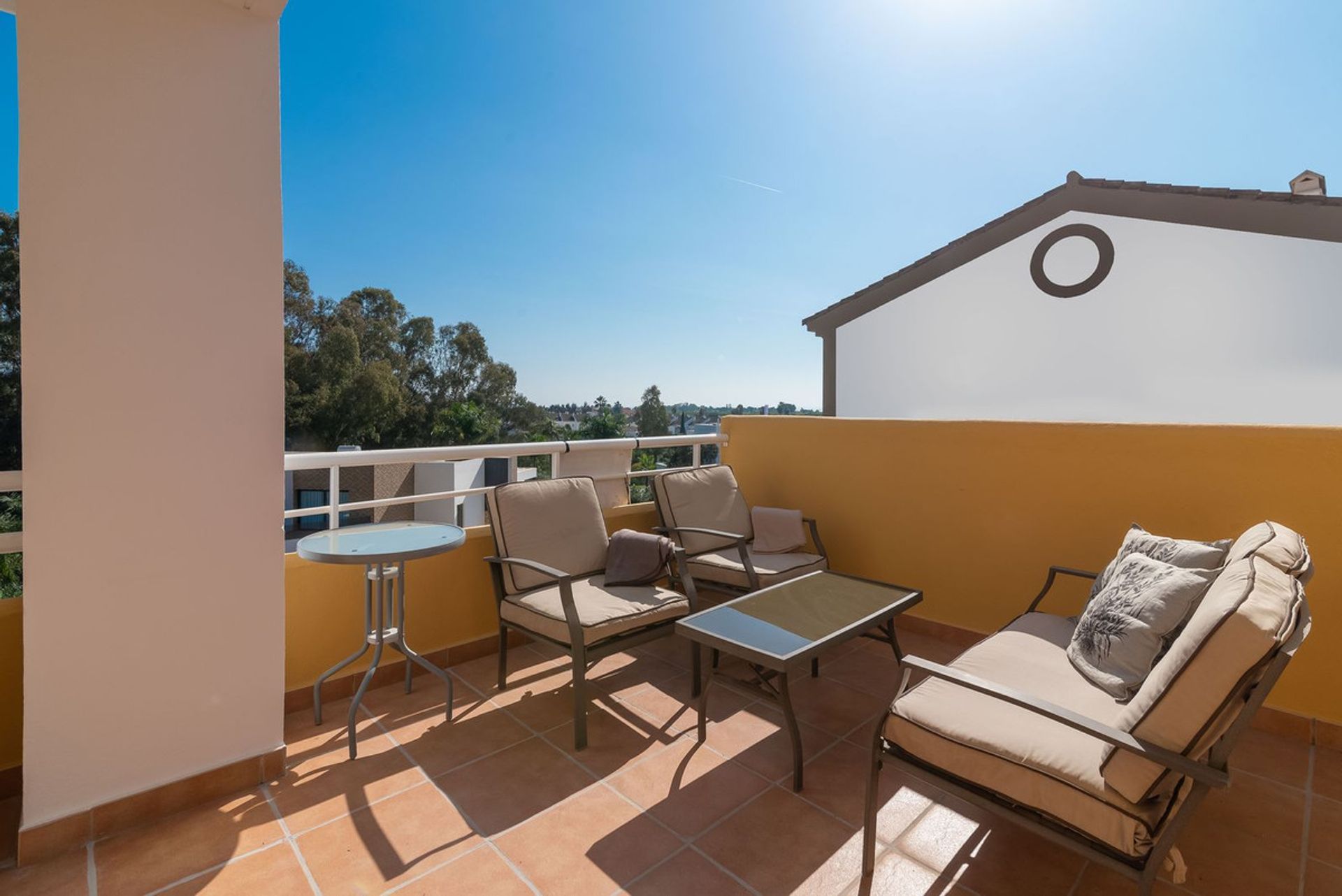 Condominium in Estepona, Andalusia 11136824