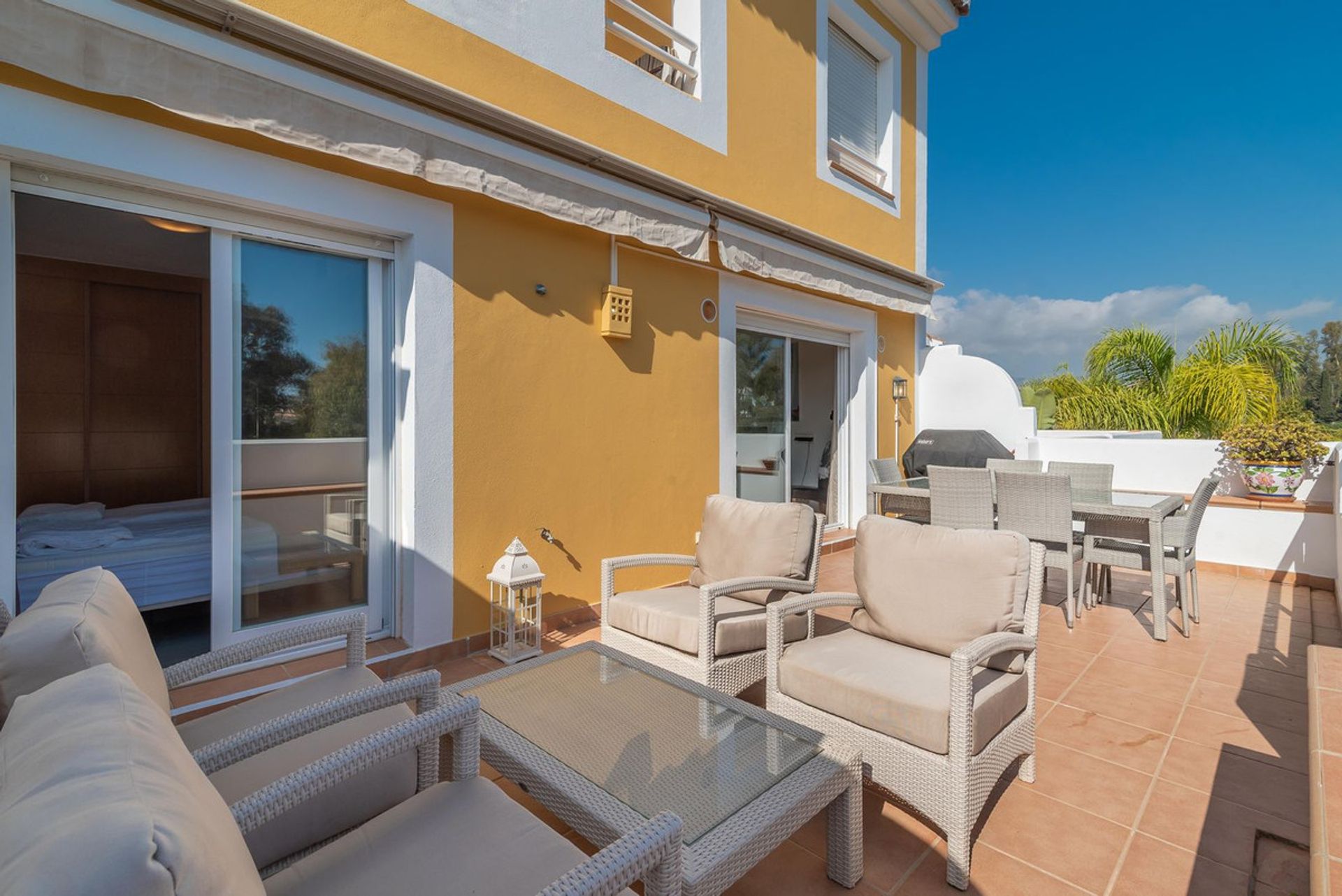 Condominium in Estepona, Andalusia 11136824