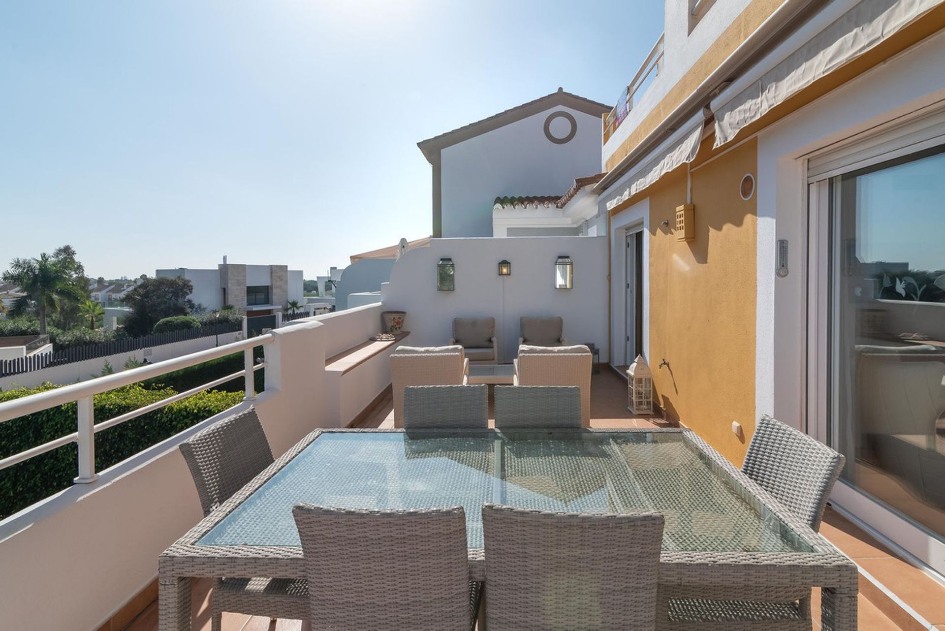 Condominium in Estepona, Andalusia 11136824