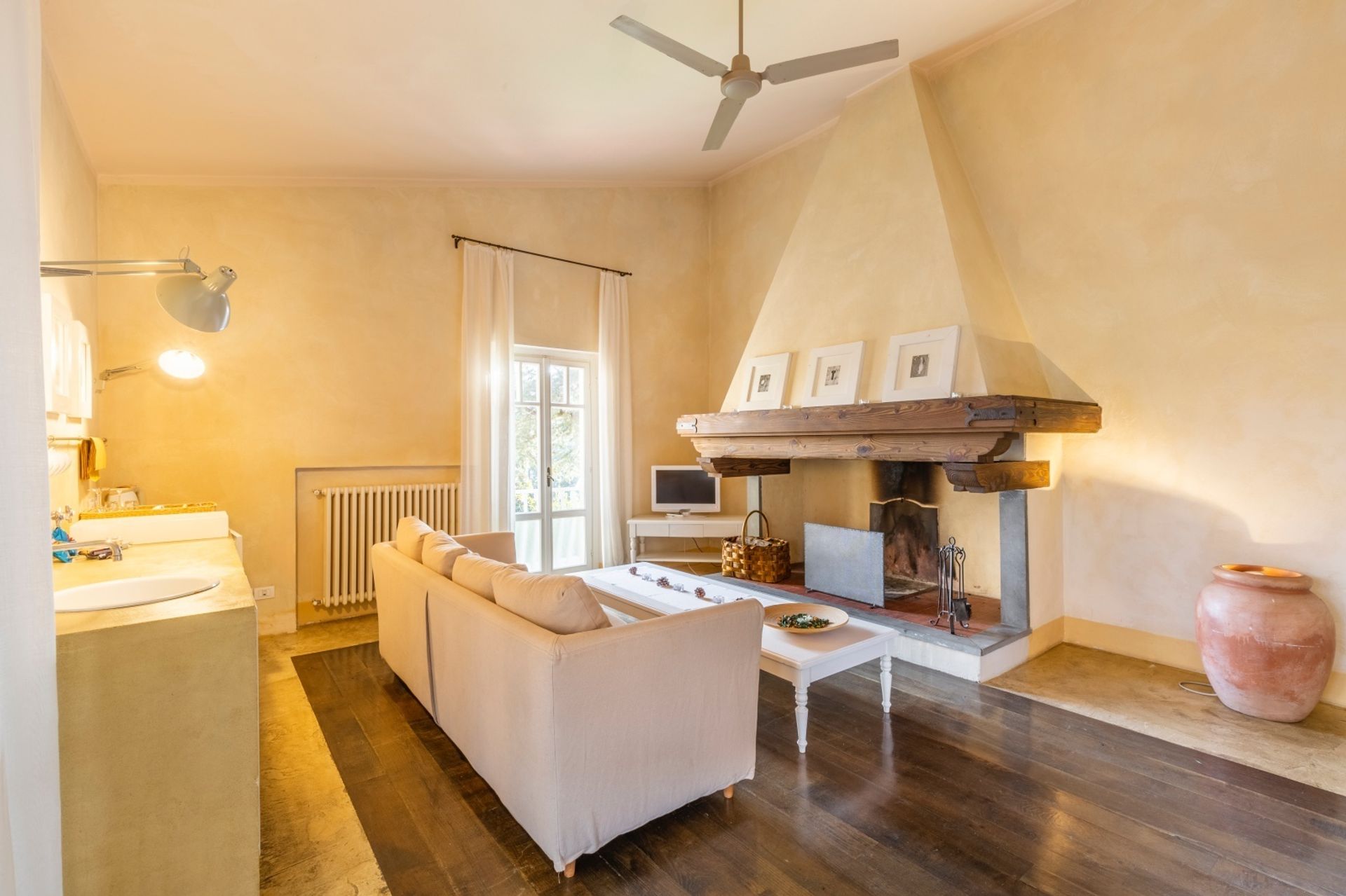 Condominium in Arezzo, Tuscany 11137277