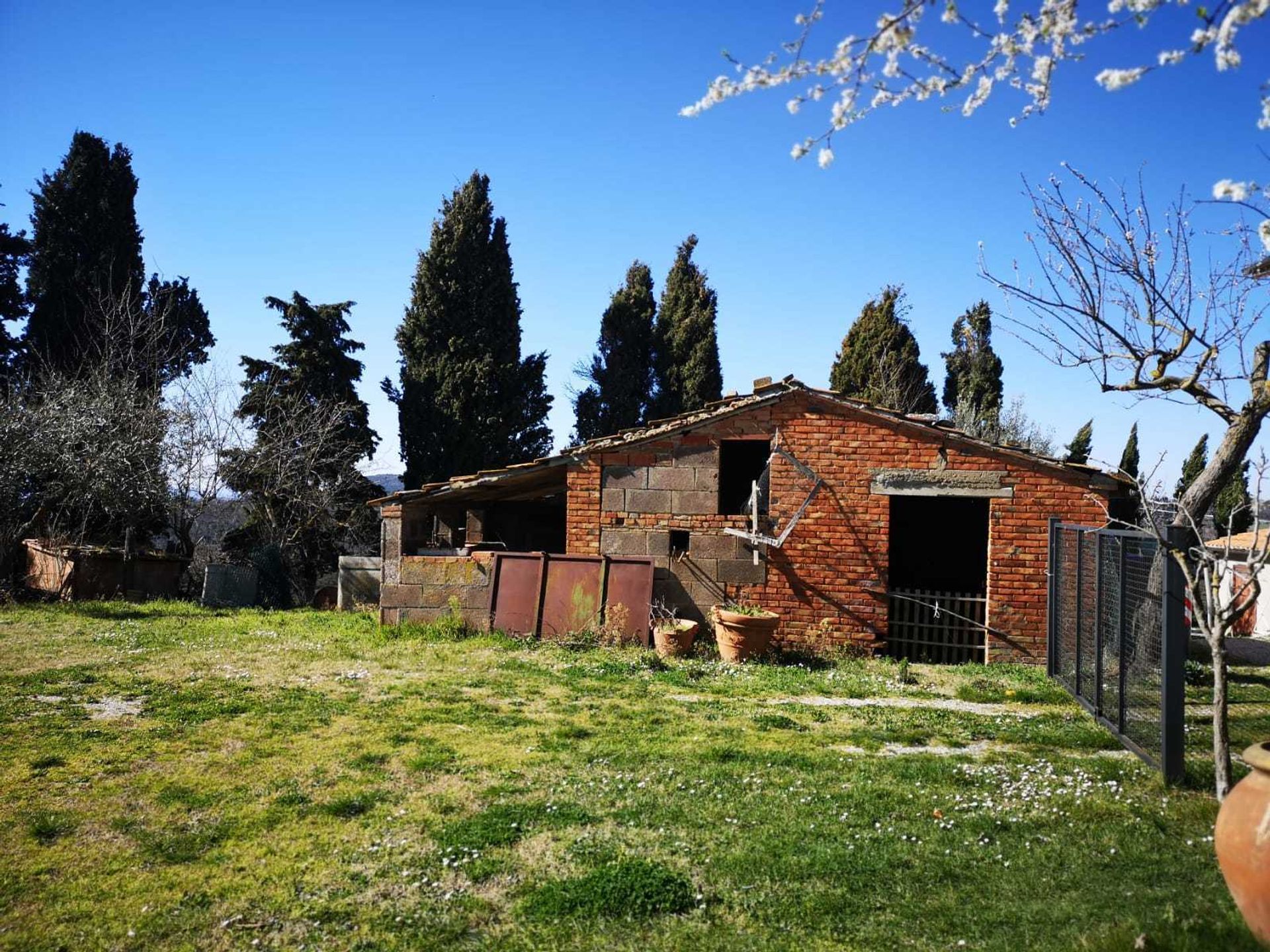 Rumah di Montefollonico, Tuscany 11137320