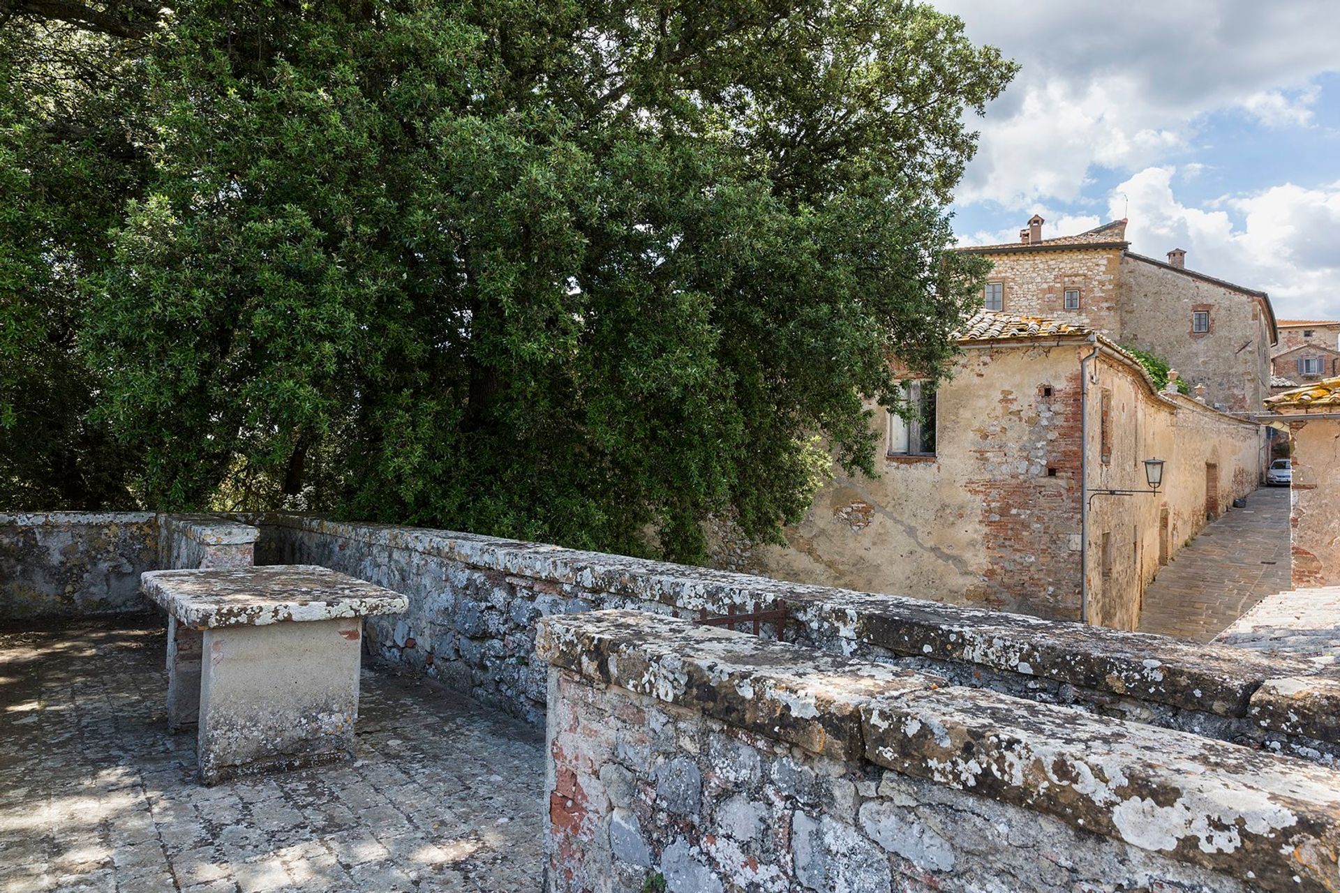 Osakehuoneisto sisään Montefollonico, Tuscany 11138038