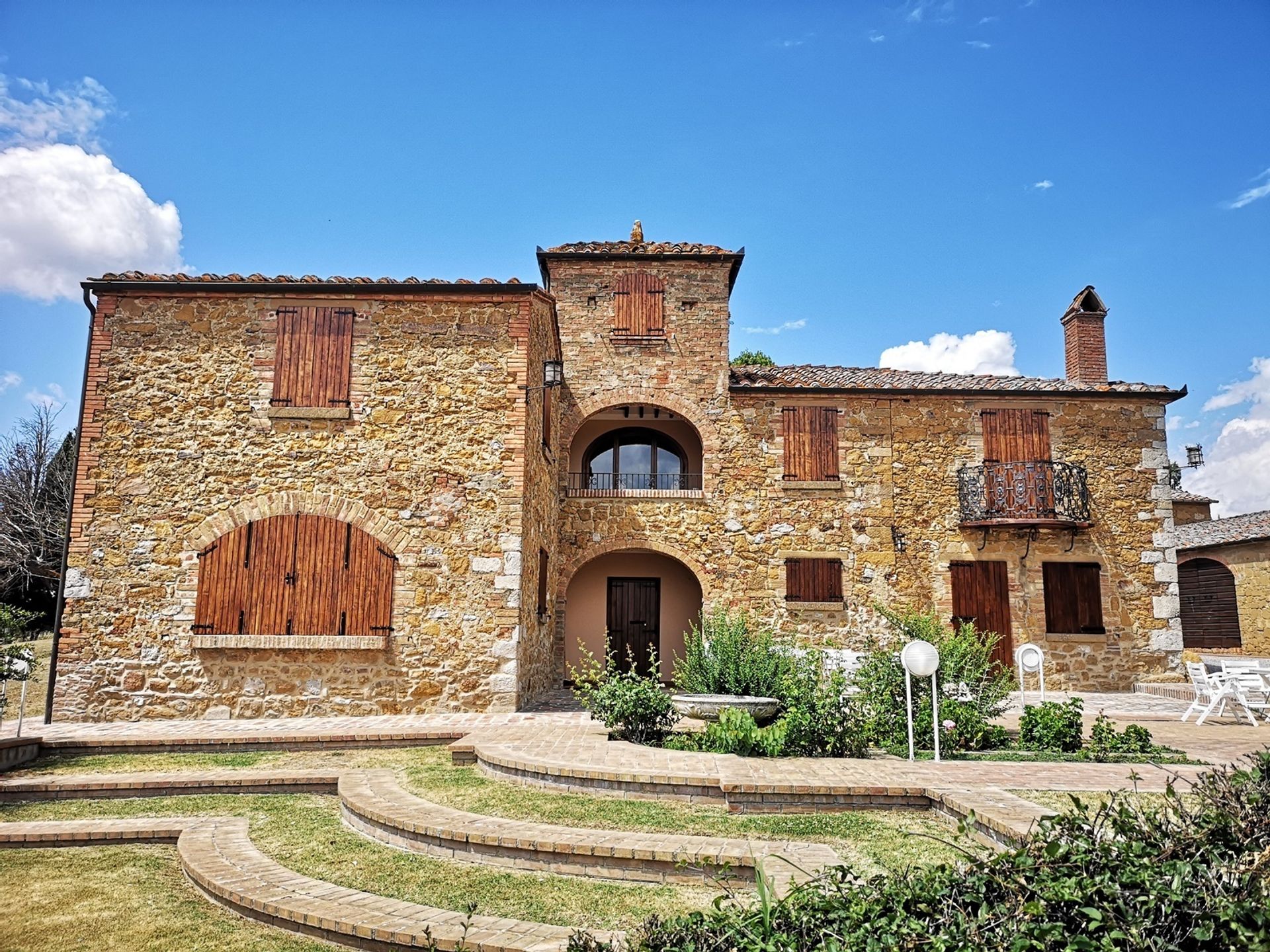 Rumah di Montefollonico, Tuscany 11138137