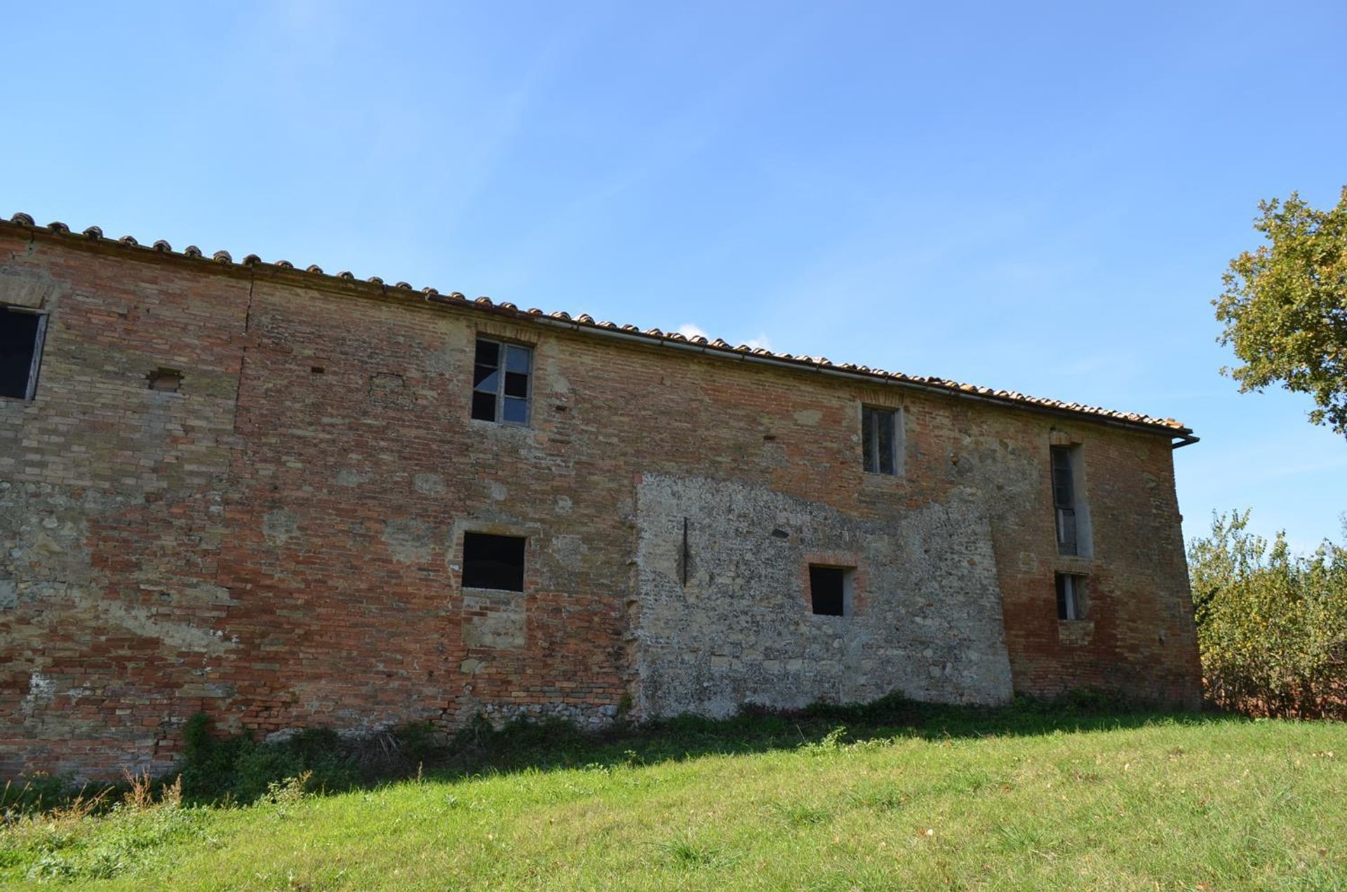 Rumah di San Giovanni d'Asso, Tuscany 11138245