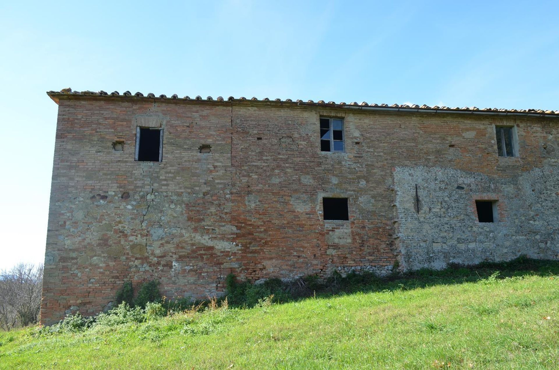 Rumah di San Giovanni d'Asso, Tuscany 11138245