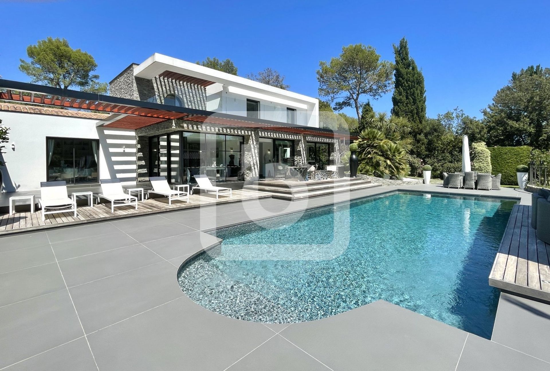 Huis in Mougins, Provence-Alpes-Côte d'Azur 11138761