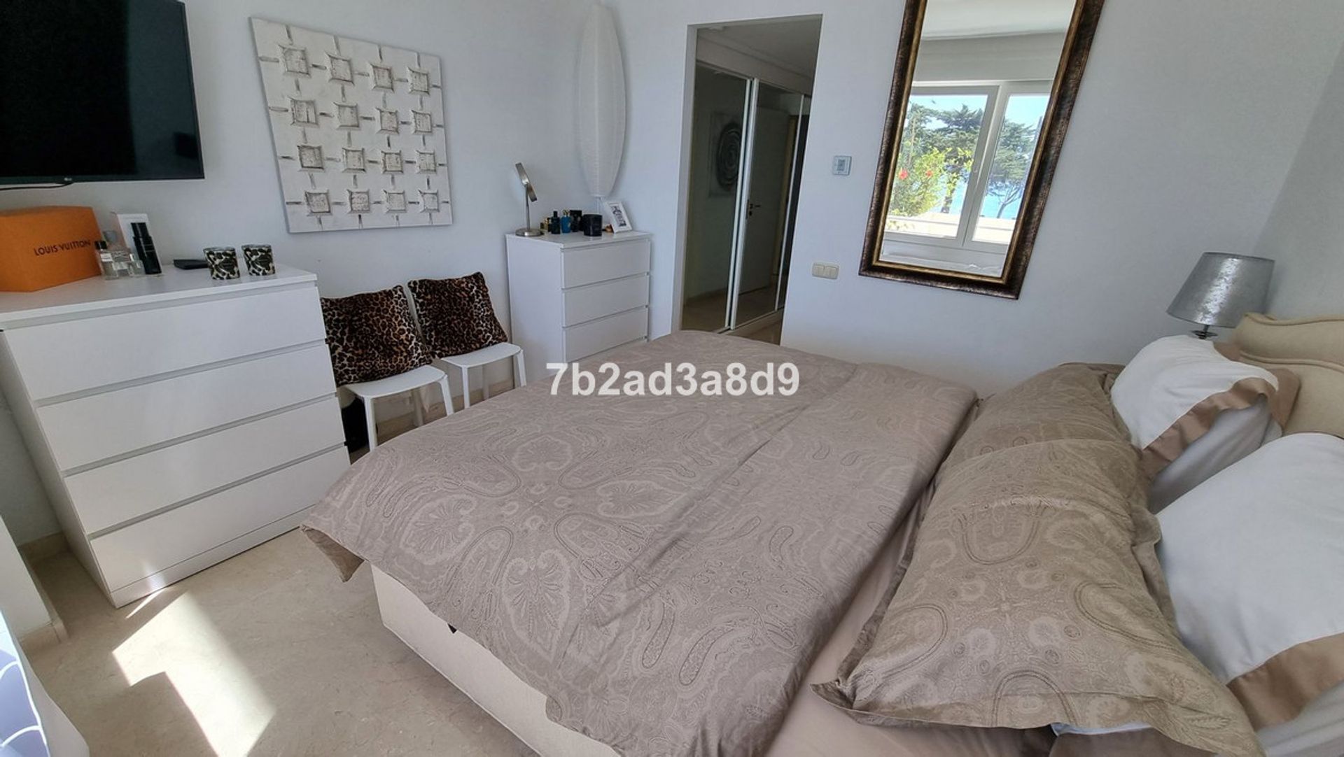 Condominium in Marbella, Andalucía 11139804