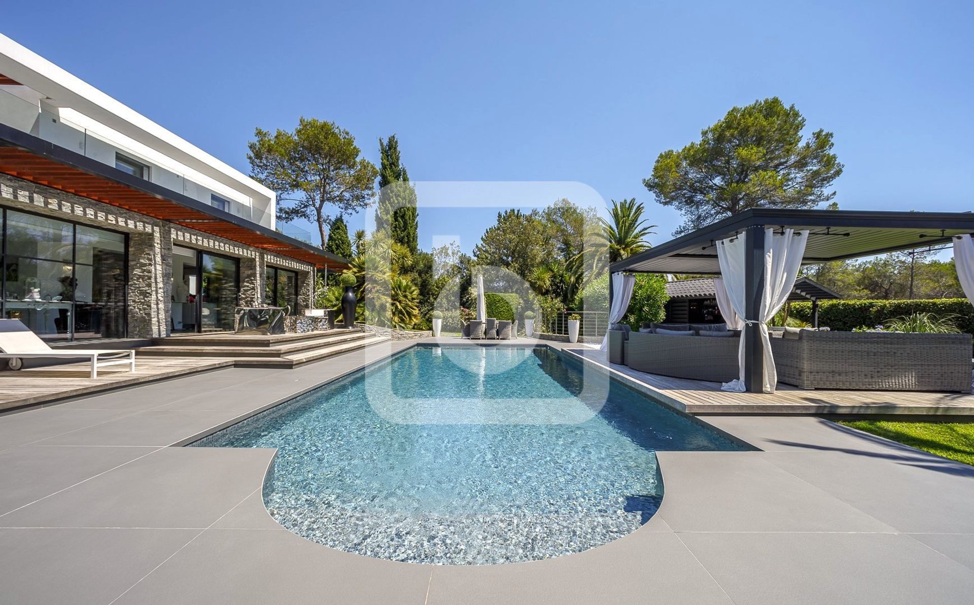 Будинок в Mougins, Provence-Alpes-Côte d'Azur 11139908