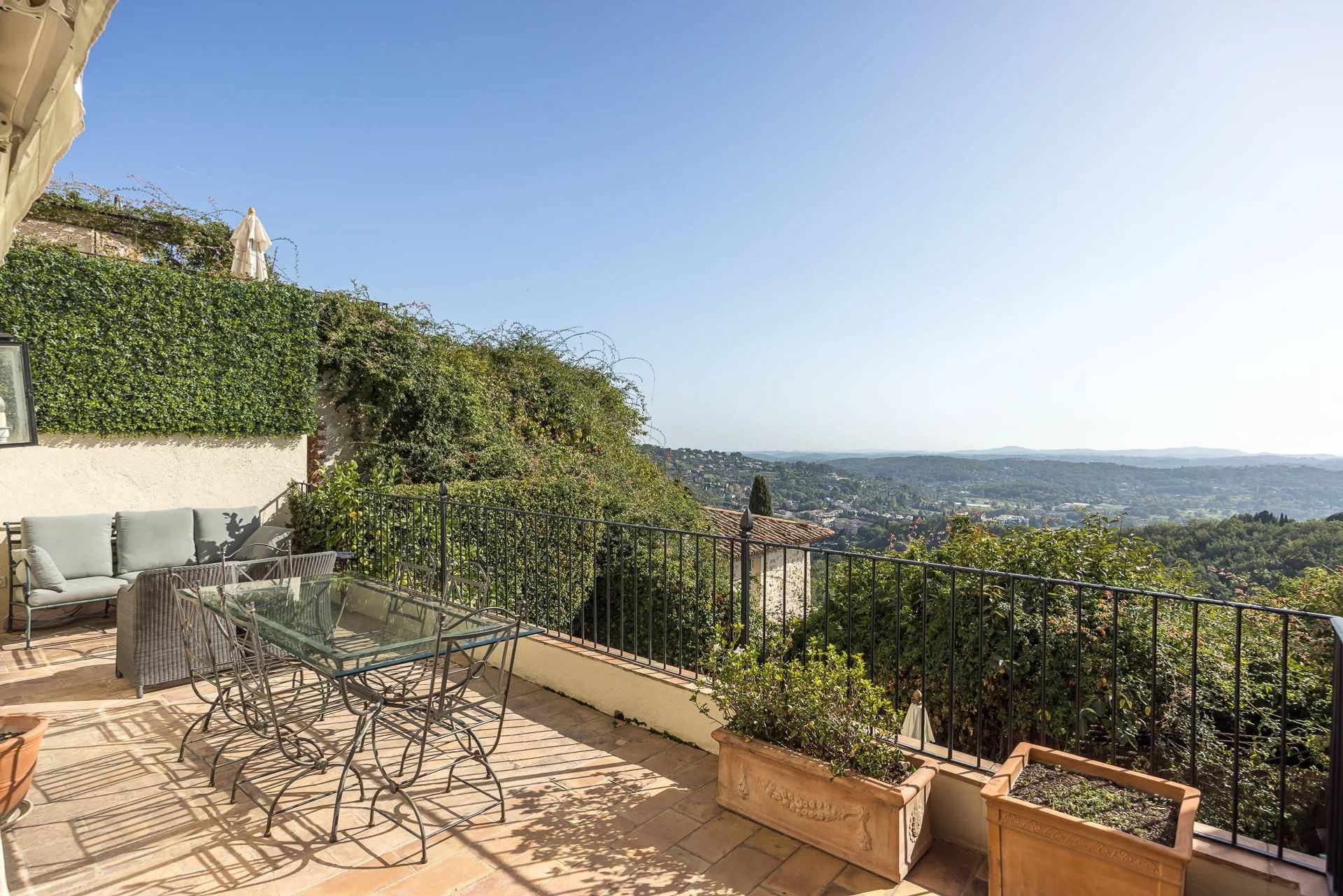 Hus i Châteauneuf-Grasse, Provence-Alpes-Côte d'Azur 11140127