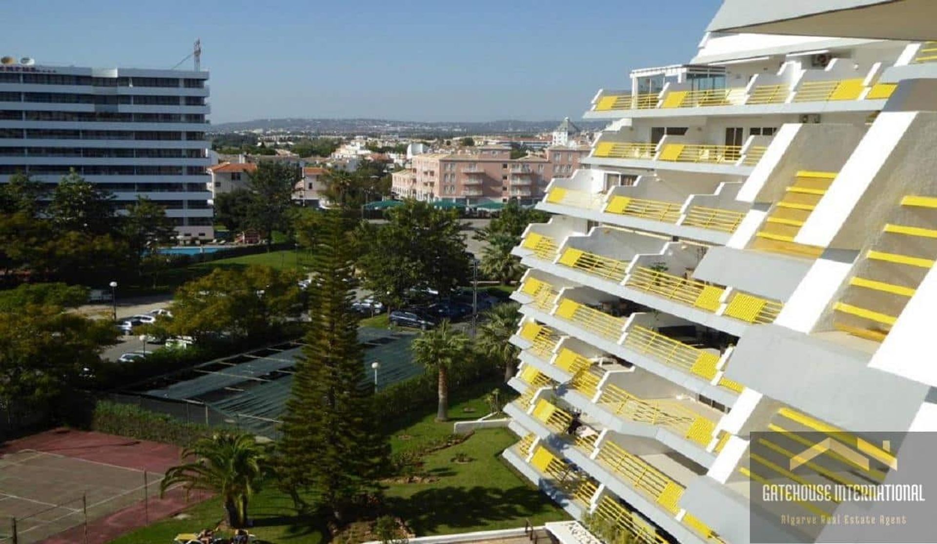 Condominium in Quarteira, Faro 11140610