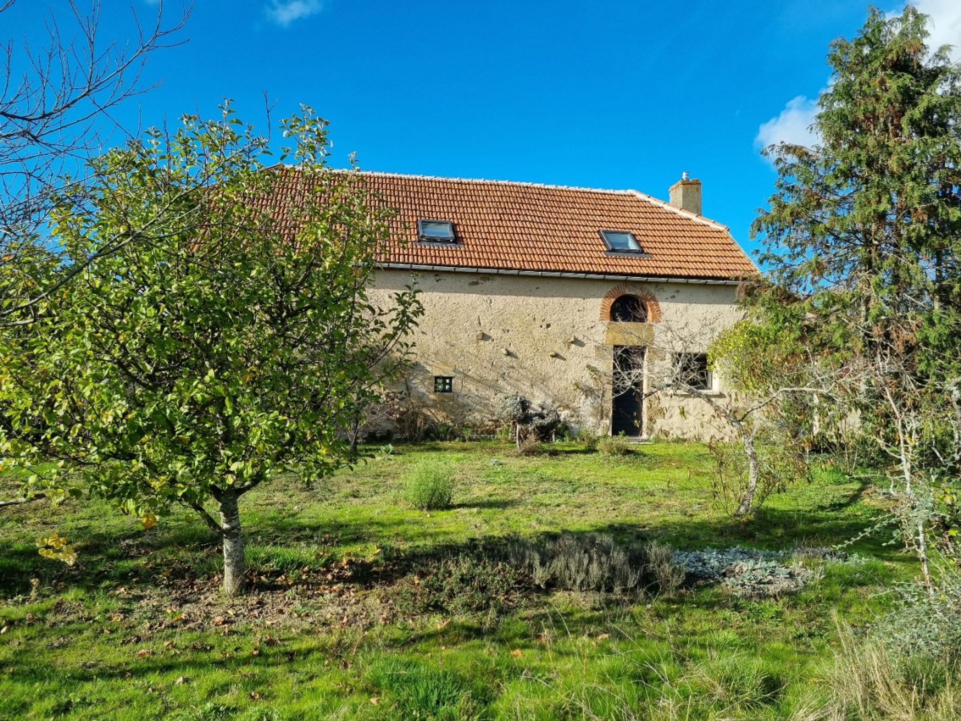 Muu sisään Ygrande, Auvergne-Rhône-Alpes 11140702