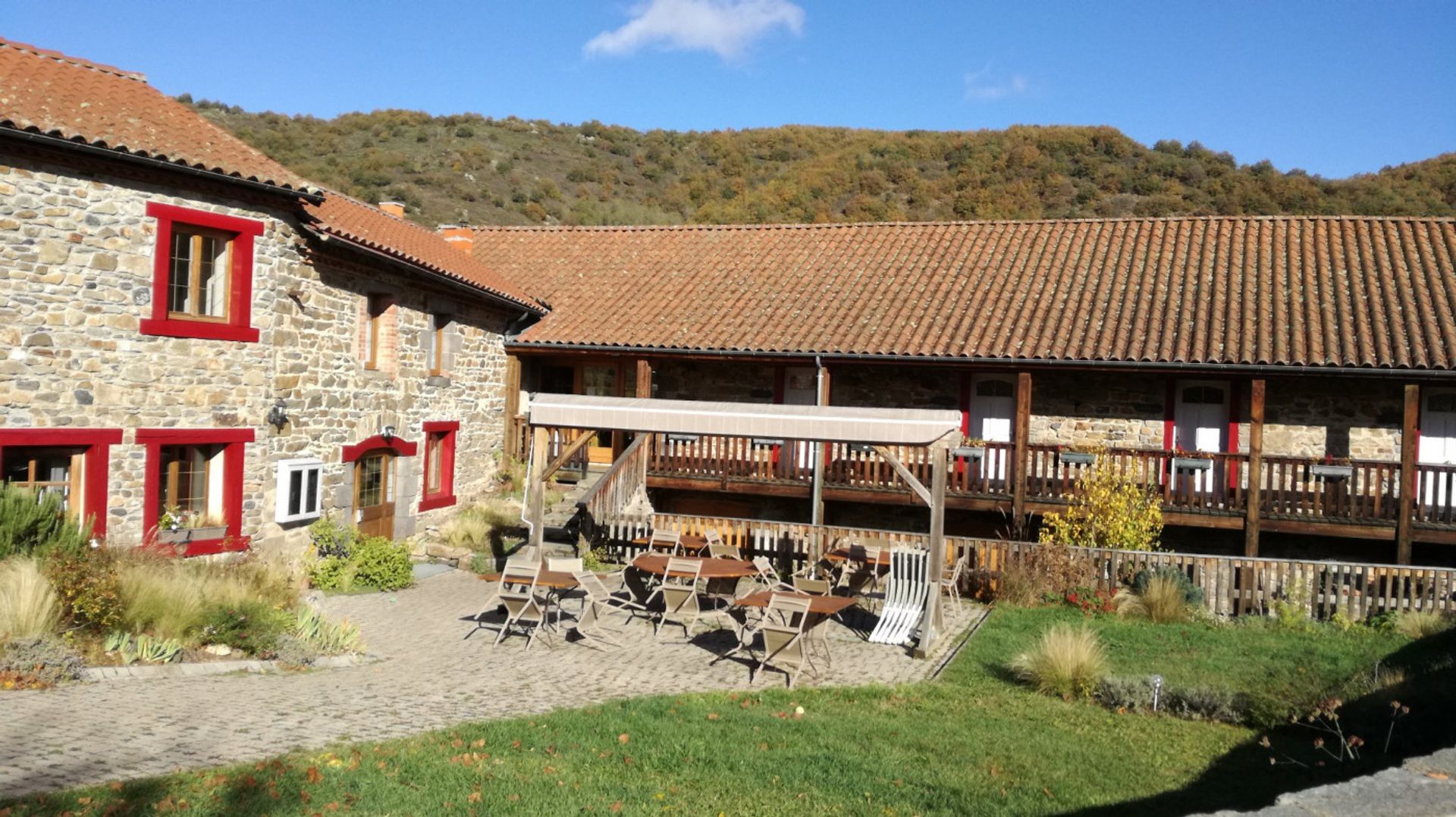 Andere in Blesle, Auvergne-Rhône-Alpes 11140704