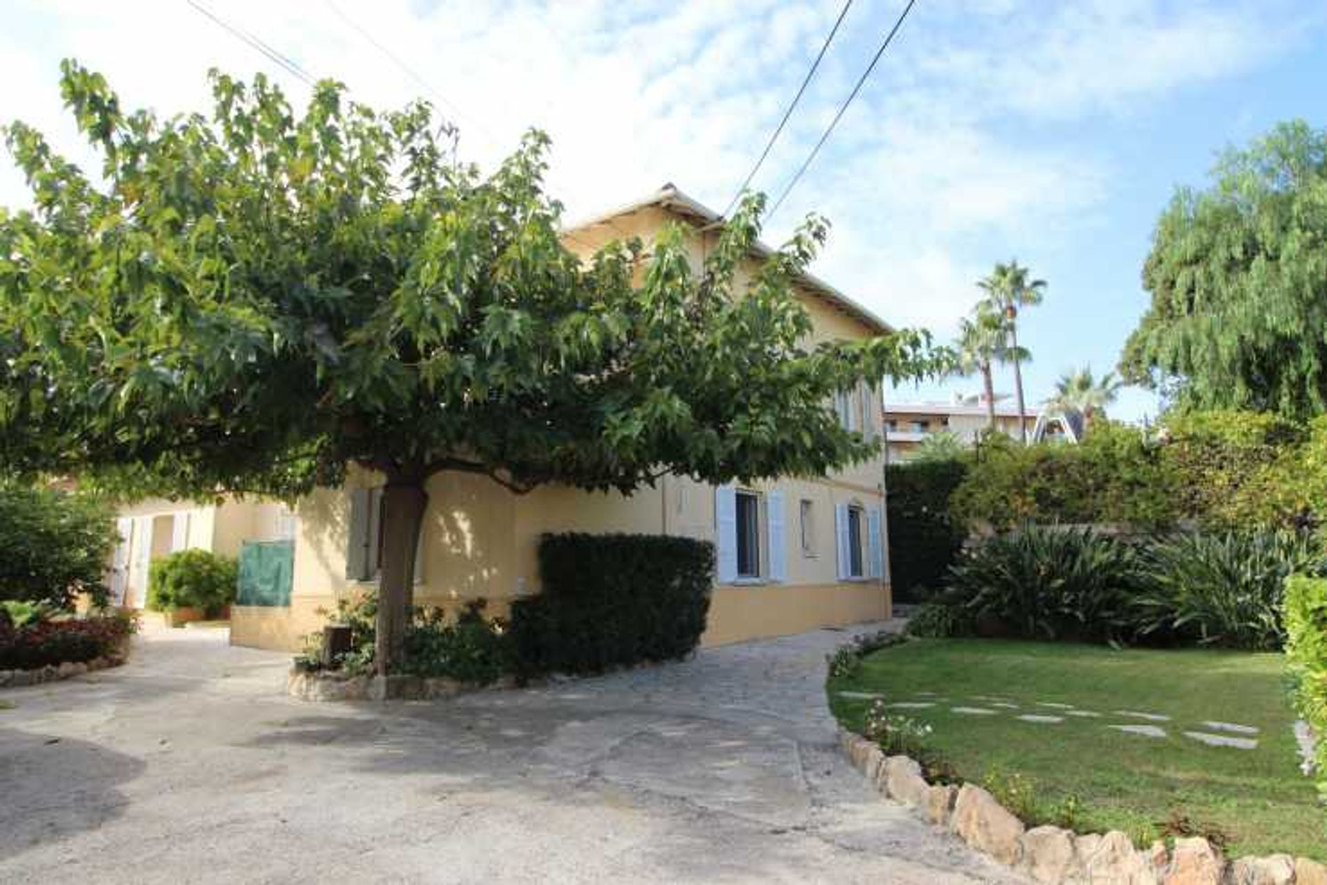 House in Antibes, Provence-Alpes-Cote d'Azur 11140929