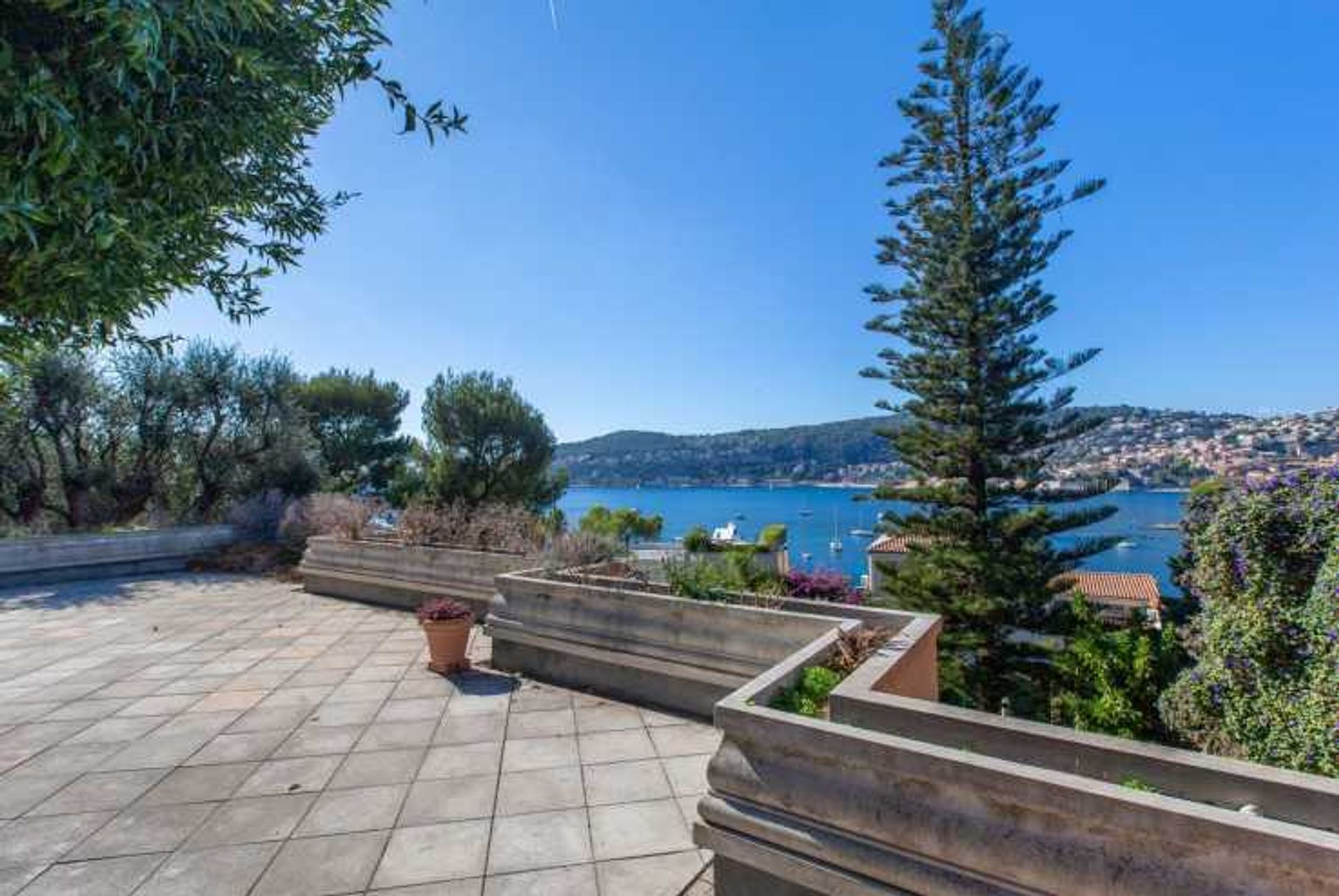 casa en Saint-Jean-Cap-Ferrat, Provenza-Alpes-Costa Azul 11141228