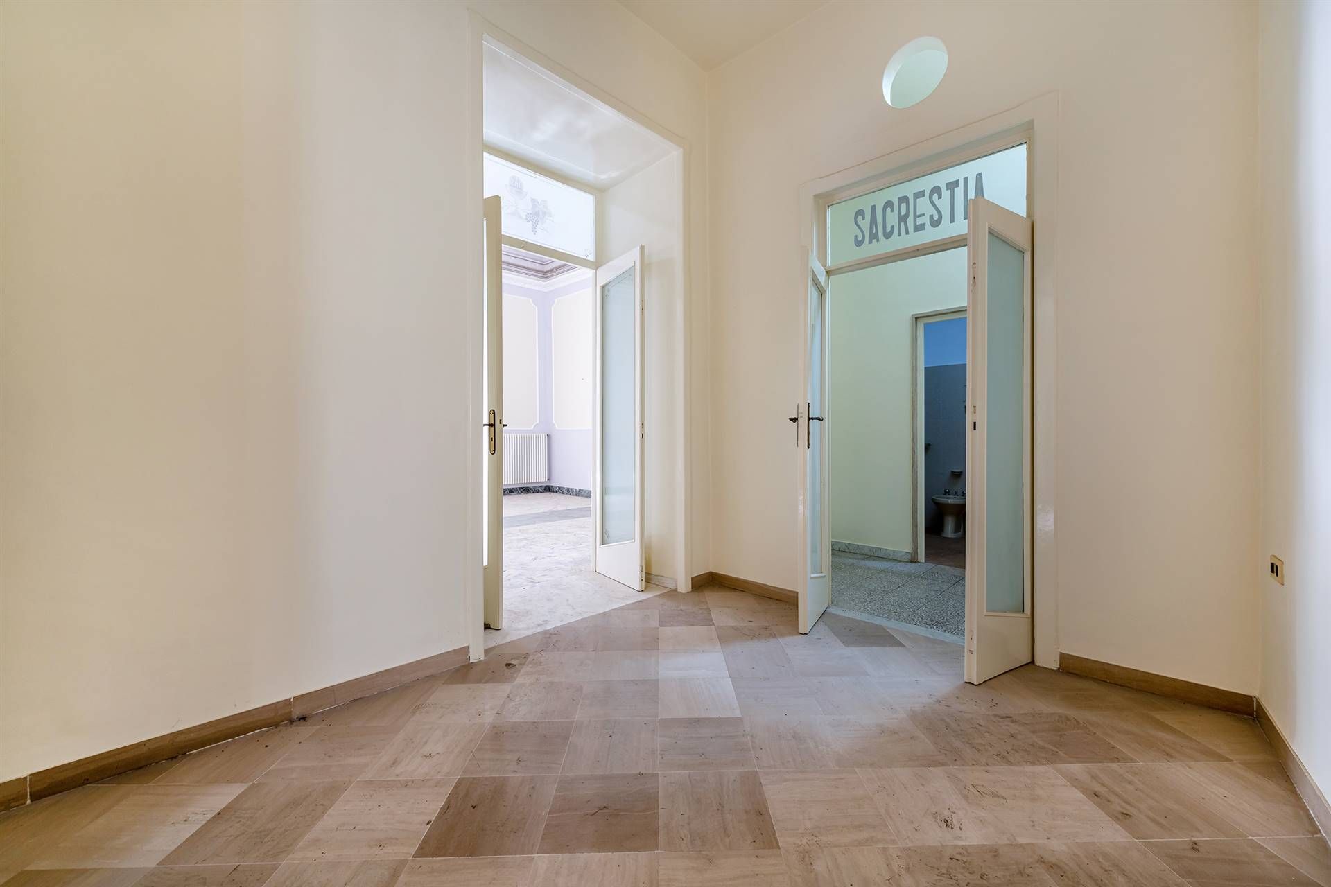 Condominium in Trani, Apulia 11142072