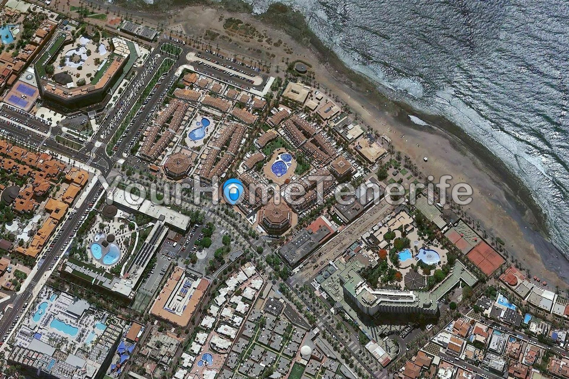 Condominium in Los Cristianos, Canary Islands 11142882