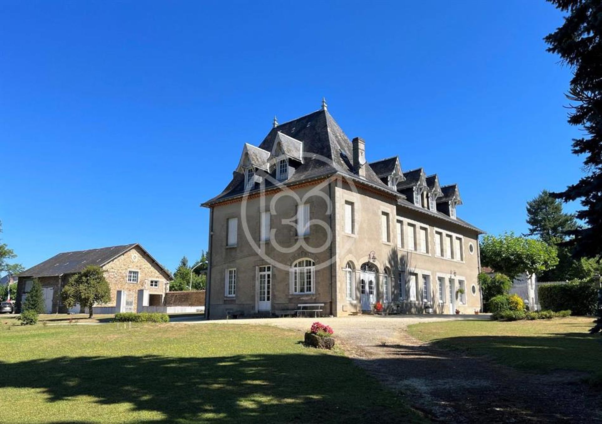 σπίτι σε Oradour-sur-Vayres, Nouvelle-Aquitaine 11143267