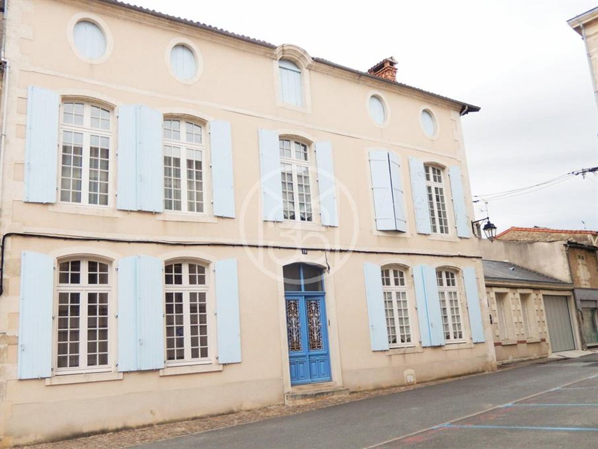 casa en Saint-Maixent-l'École, Nouvelle-Aquitaine 11143271