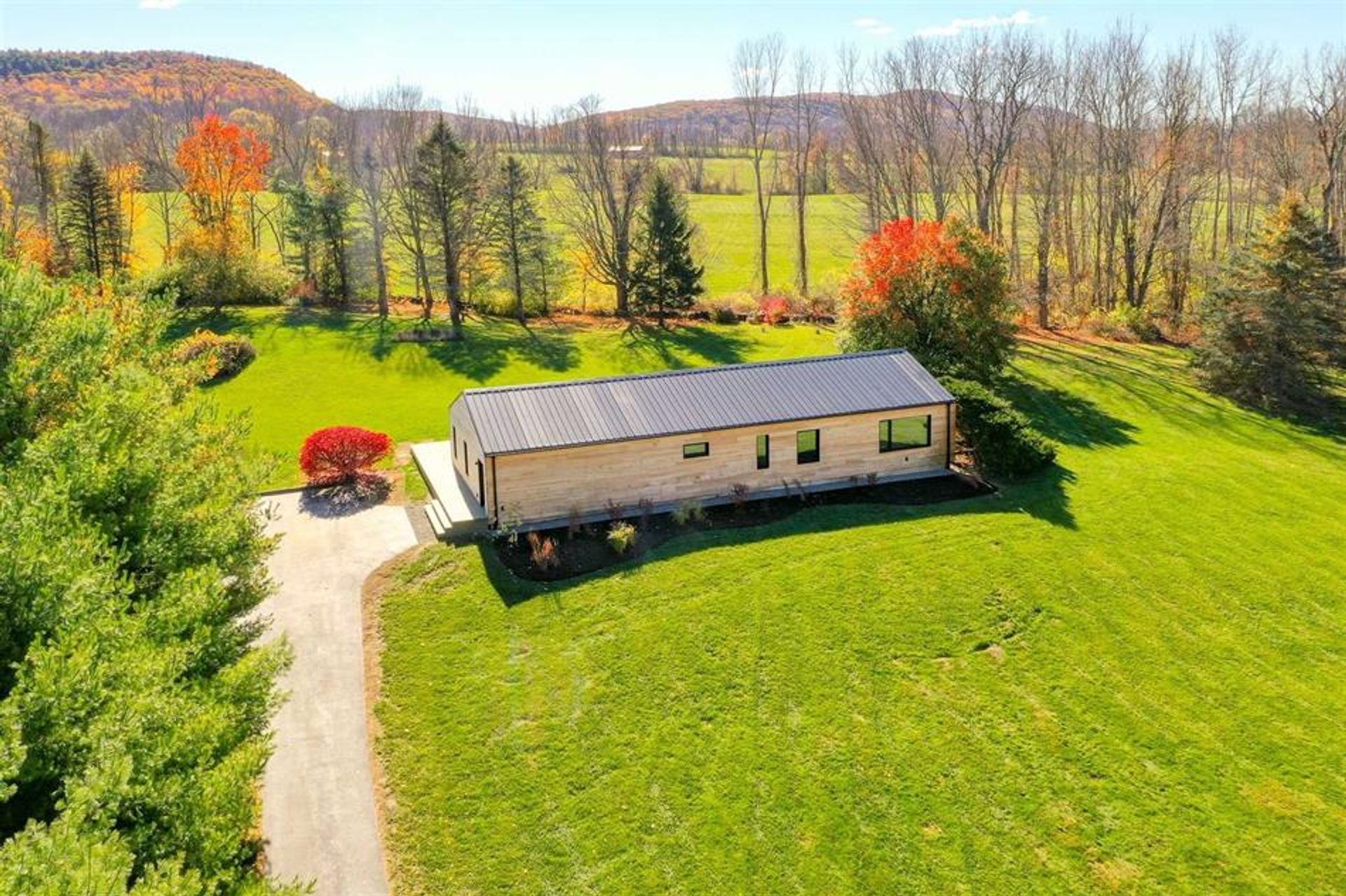 House in South Amenia, New York 11144525