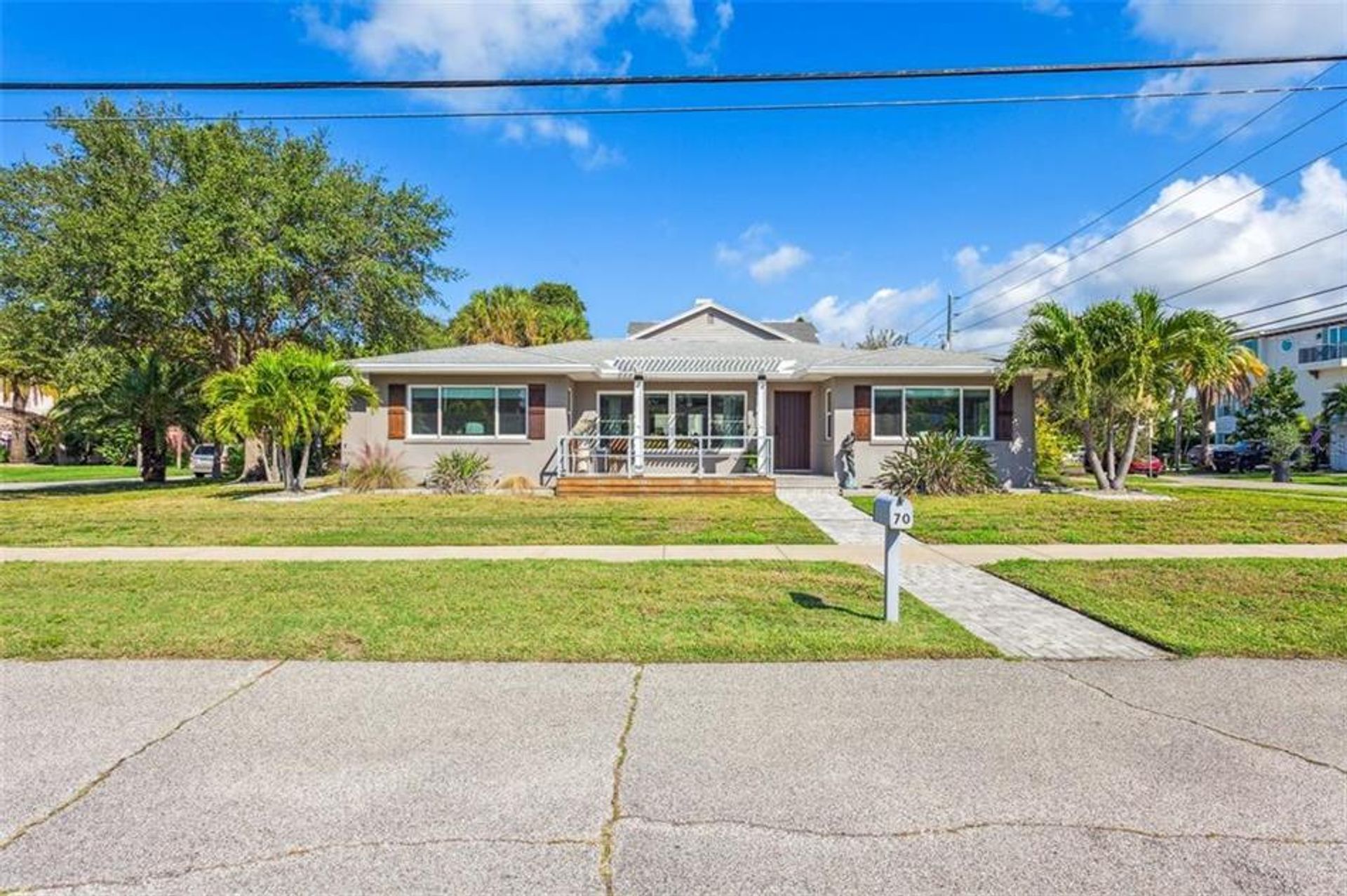 House in Dunedin, Florida 11144658