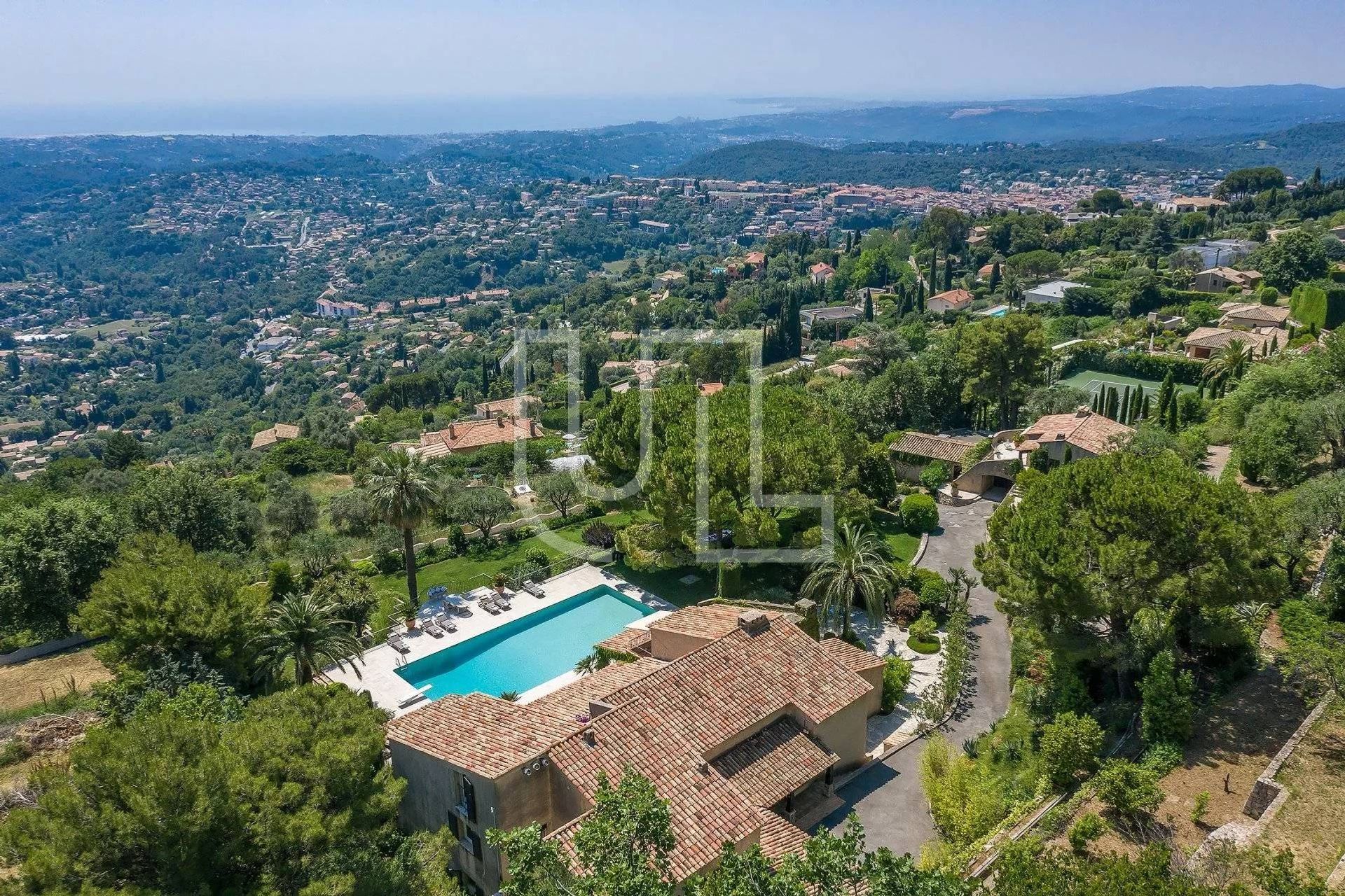 жилой дом в Vence, Provence-Alpes-Côte d'Azur 11144948