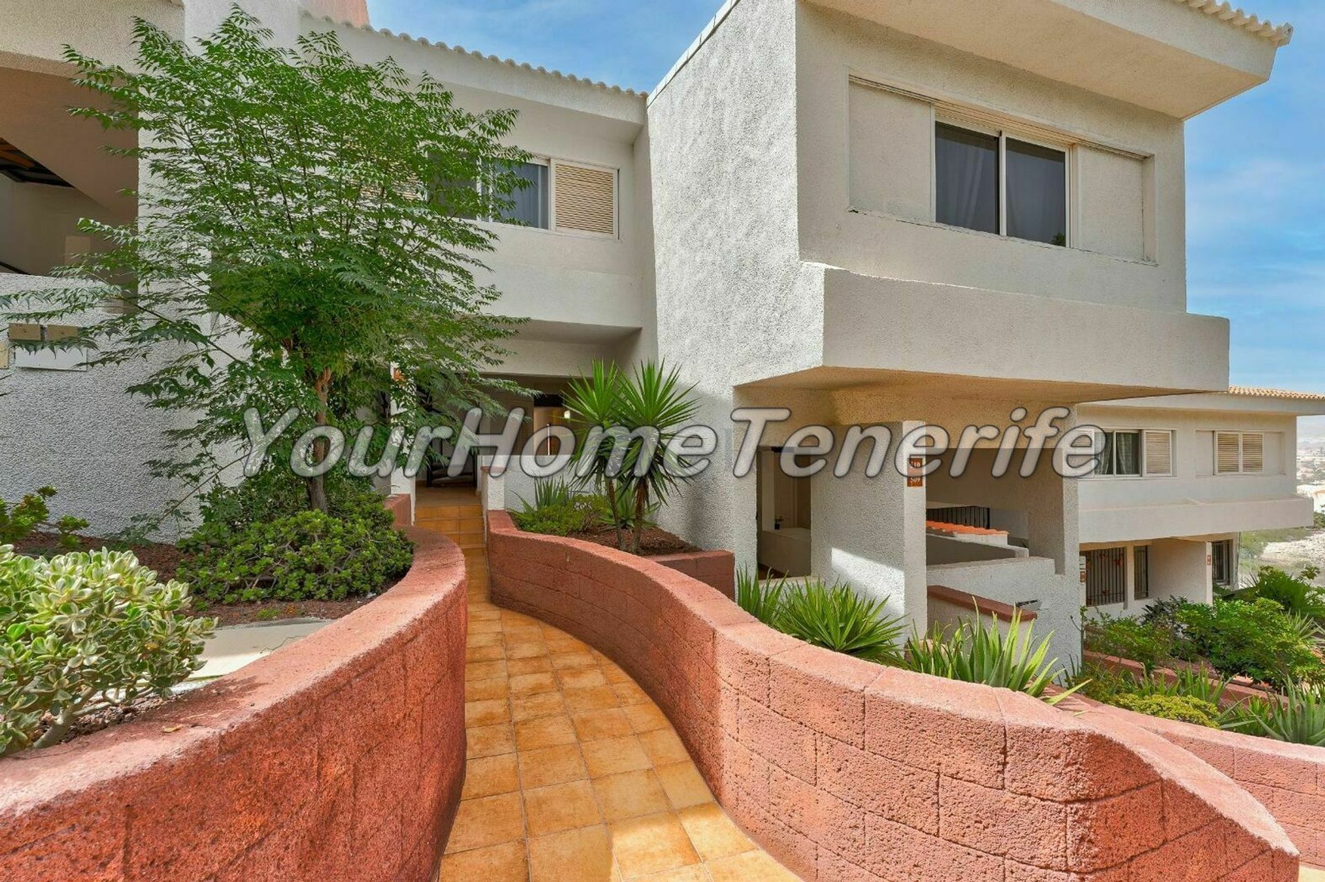 Condominium in Adeje, Canarias 11145080