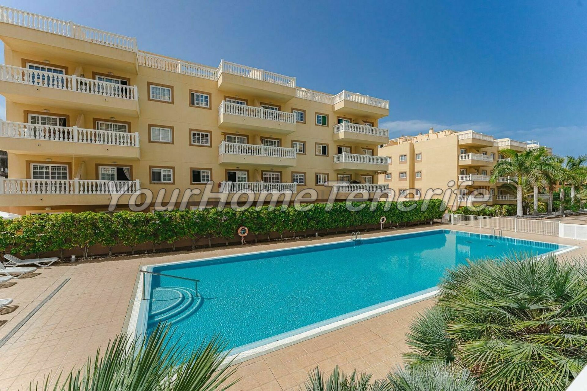 Condominium in Arona, Canarias 11145085