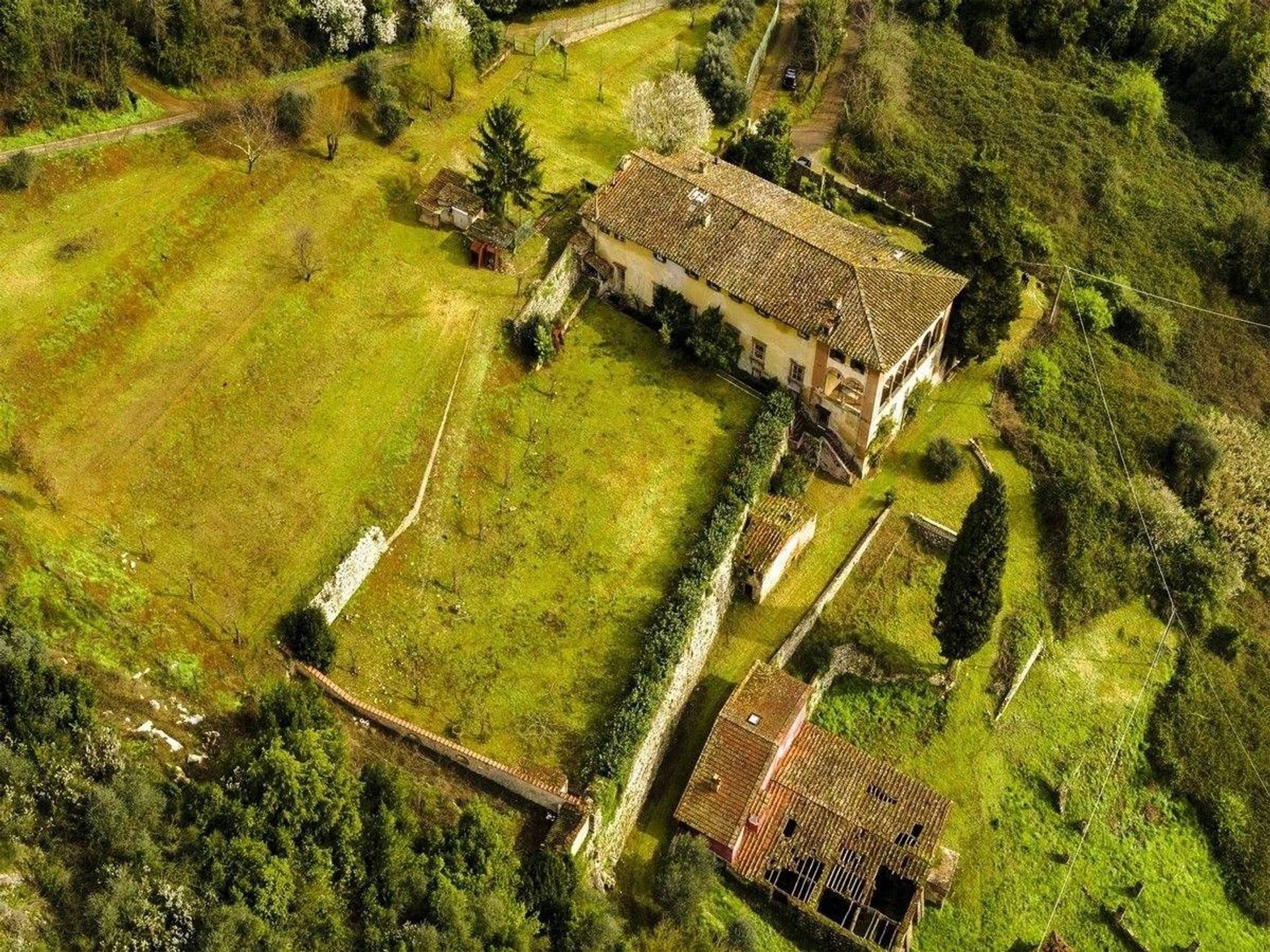 Rumah di Lucca, Toscana 11145143