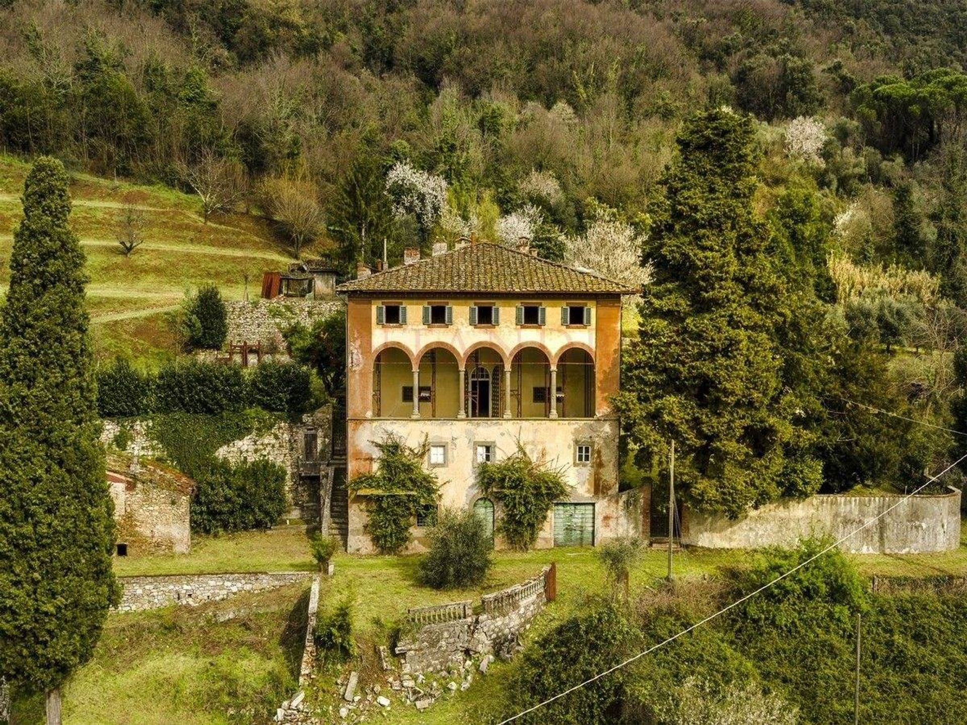 Rumah di Lucca, Toscana 11145143