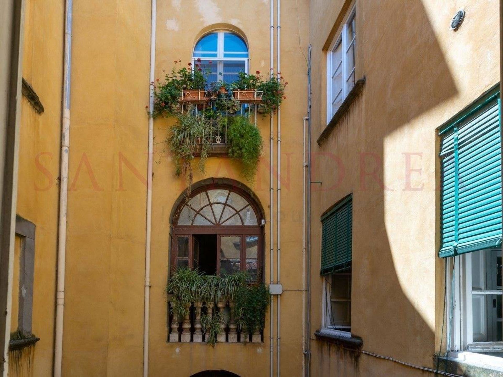 Condominium in Lucca, Toscana 11145148