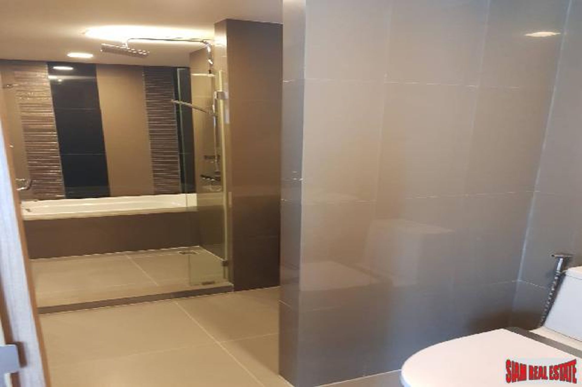 Condominio en Ban Kho Hai, Nakhon Pathom 11146975