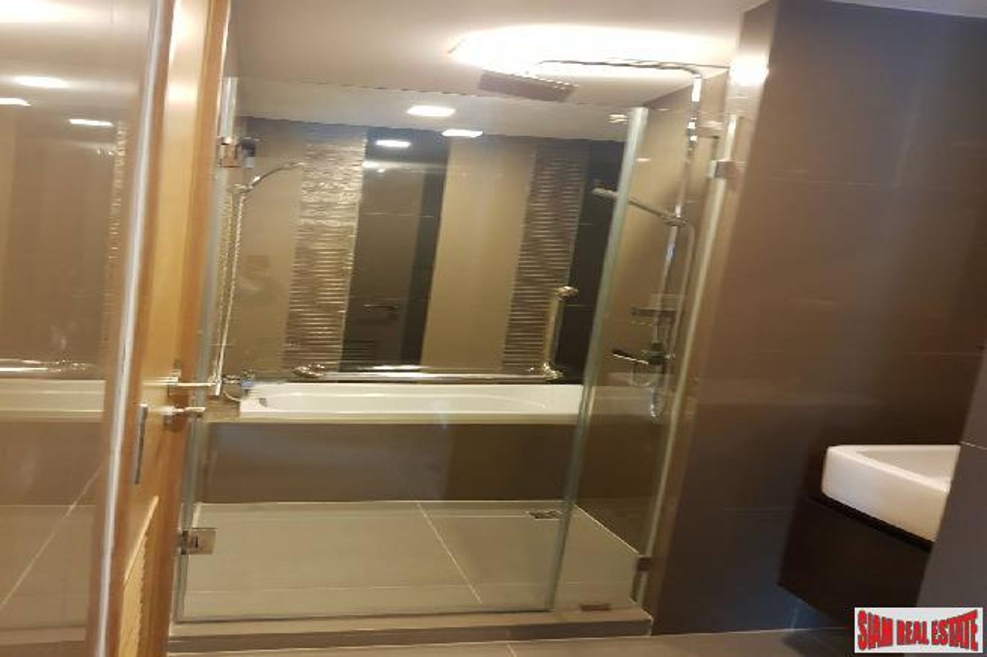 Condominio en Ban Kho Hai, Nakhon Pathom 11146975