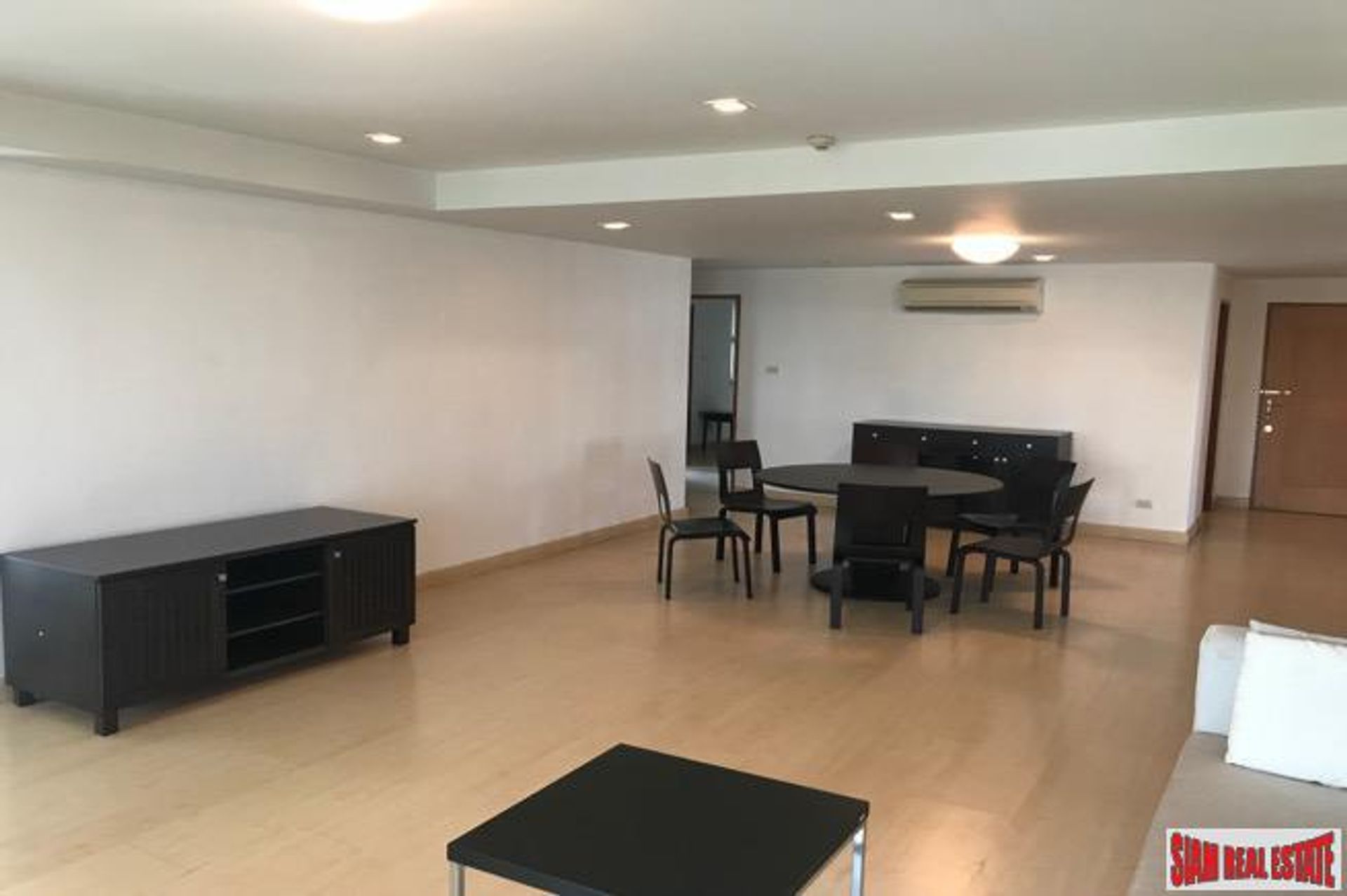 Condominium in Ban Kho Hai, Nakhon Pathom 11147010