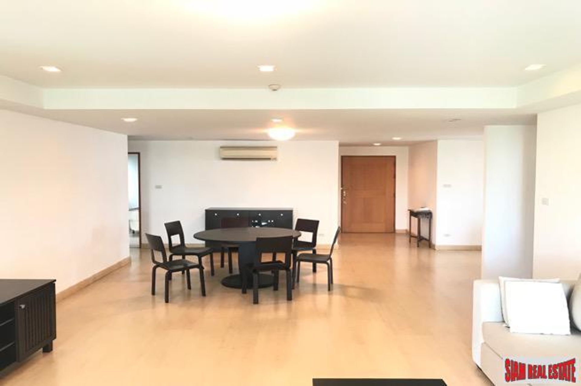 Condominium in Ban Kho Hai, Nakhon Pathom 11147010