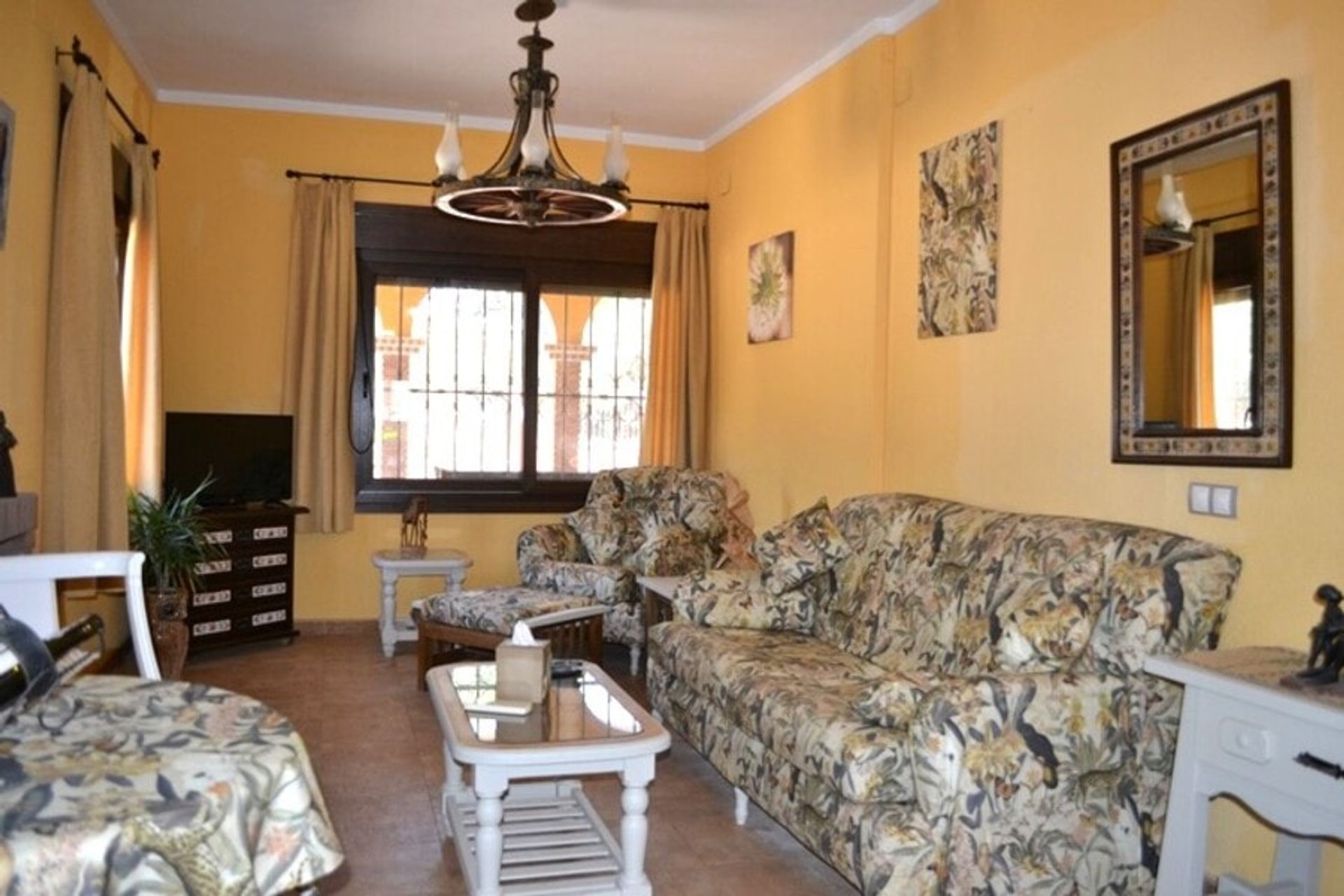 Huis in Lucena del Puerto, Andalucía 11148737