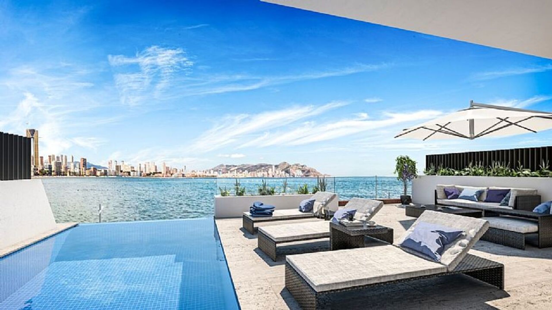 Condominium in Benidorm, Valencia 11149538