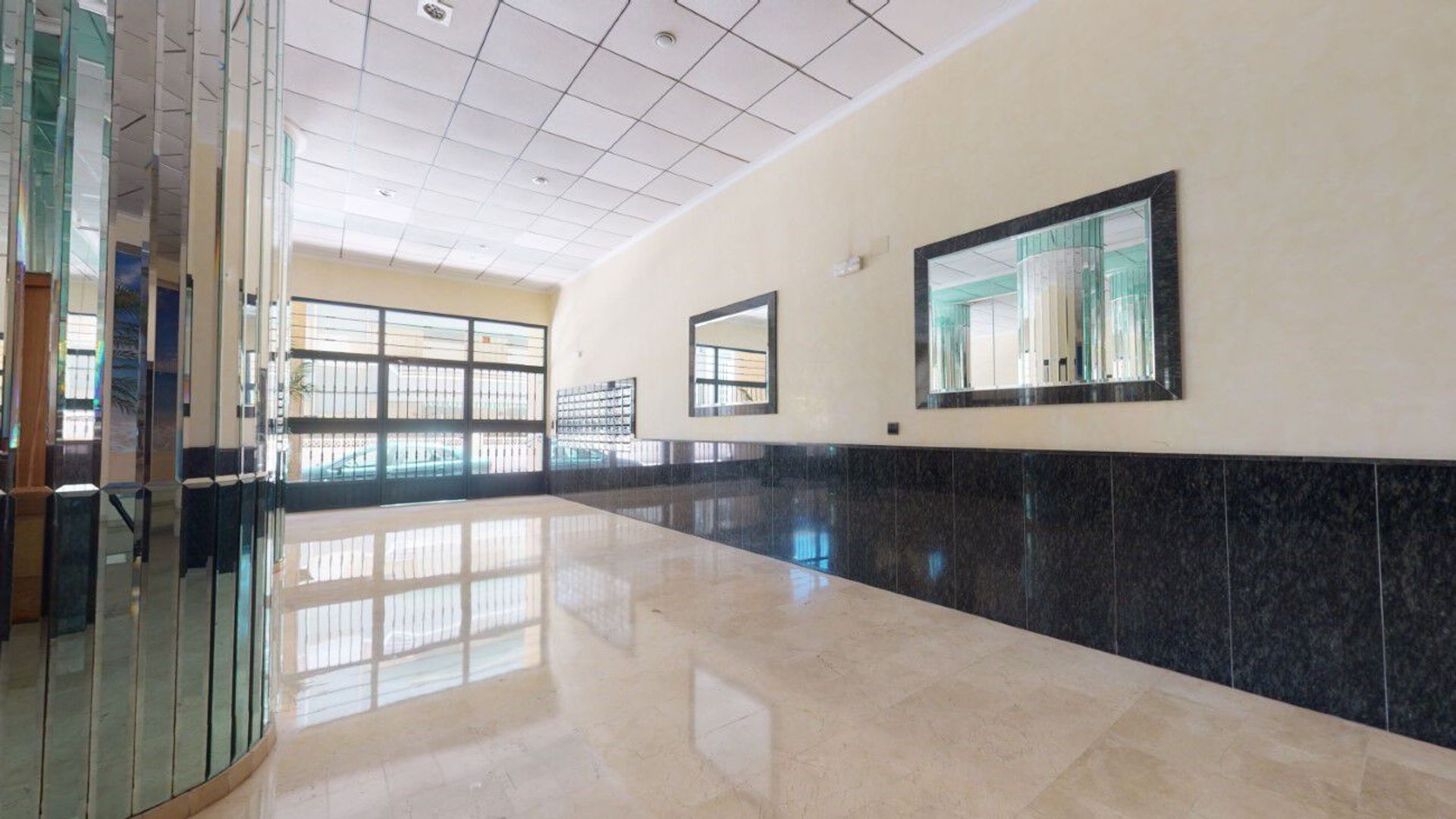 Condominium in Guardamar del Segura, Comunidad Valenciana 11150804