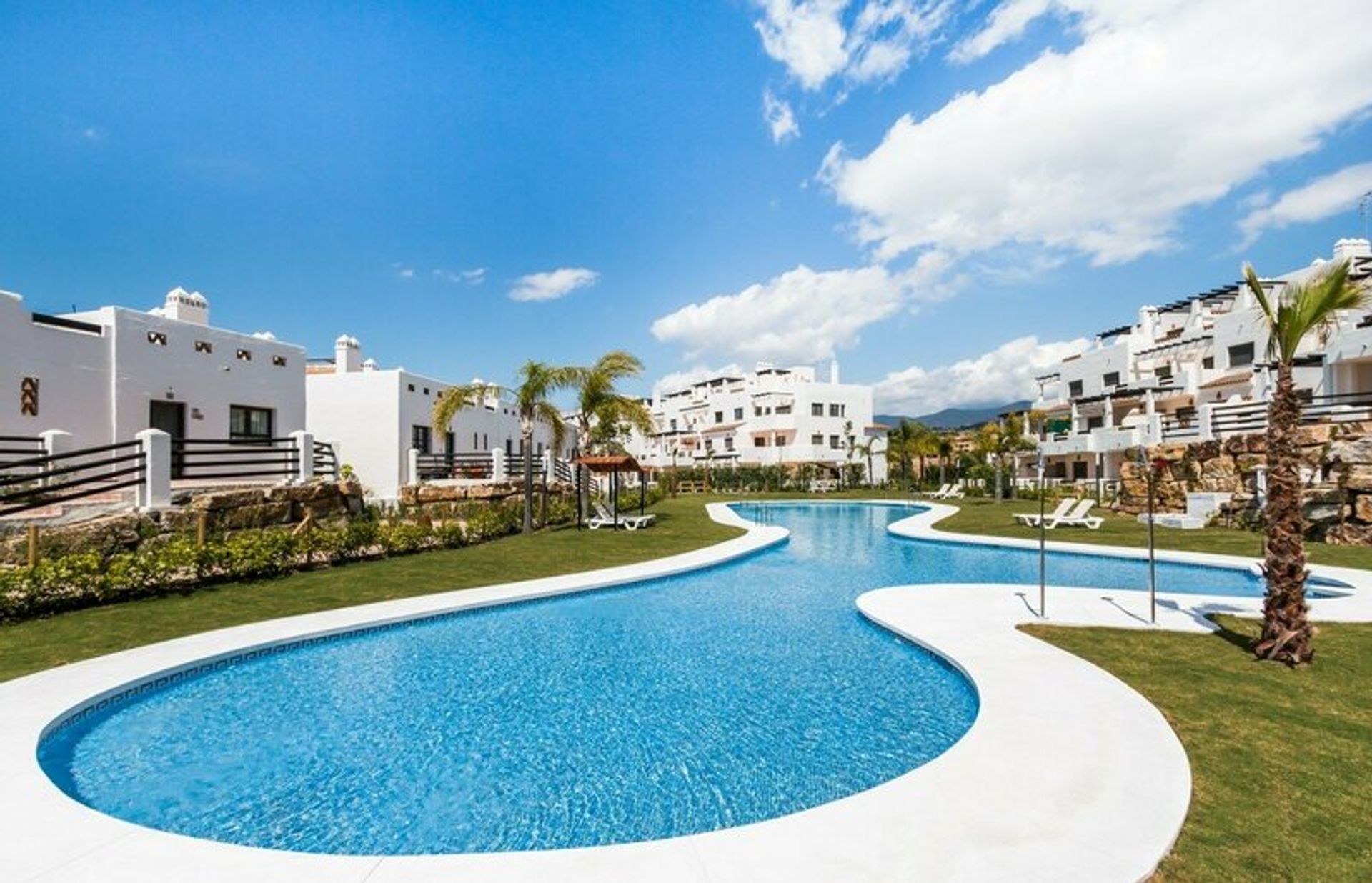 Condominio en Estepona, Andalucía 11152175