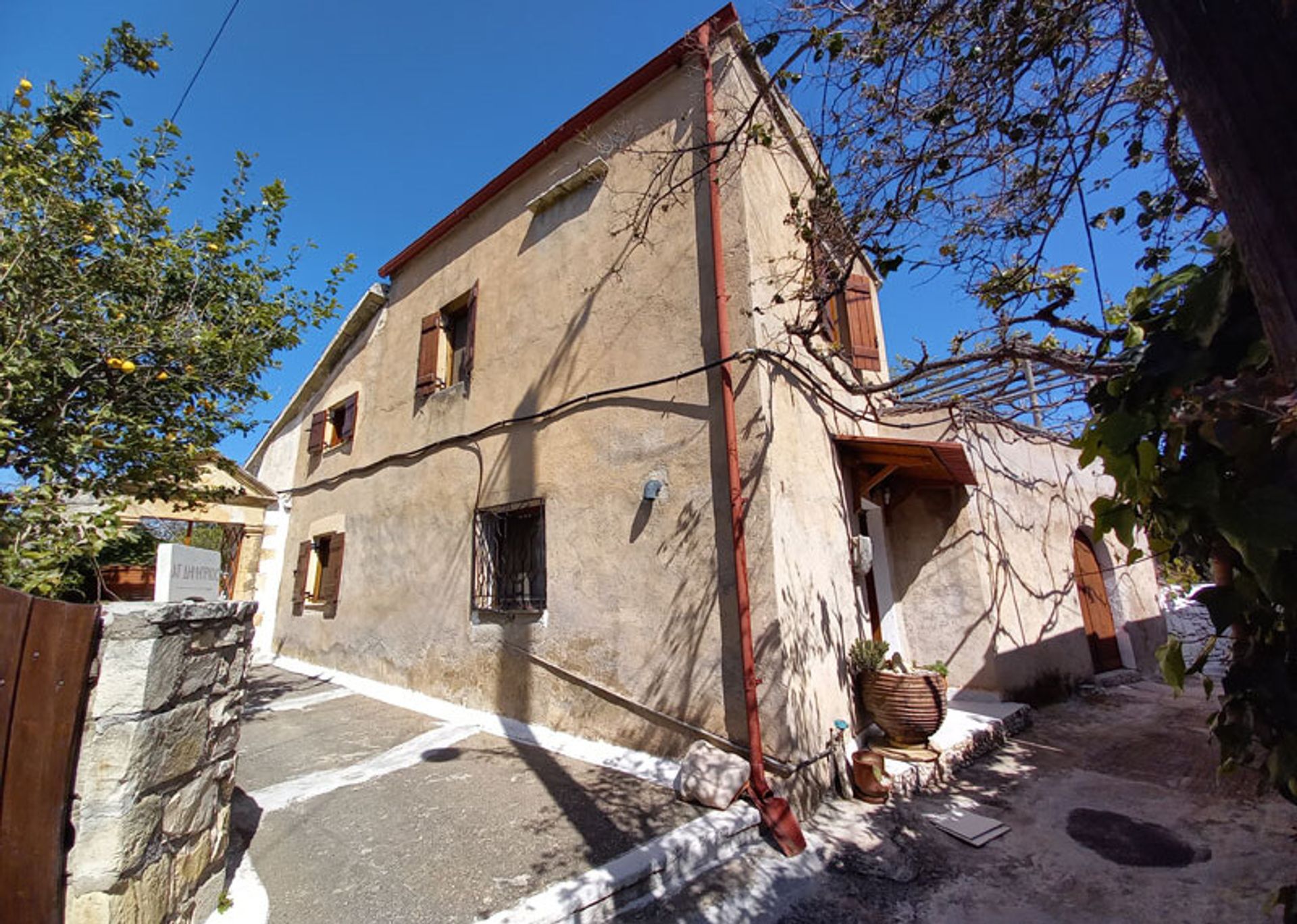 House in Chania,  11152231