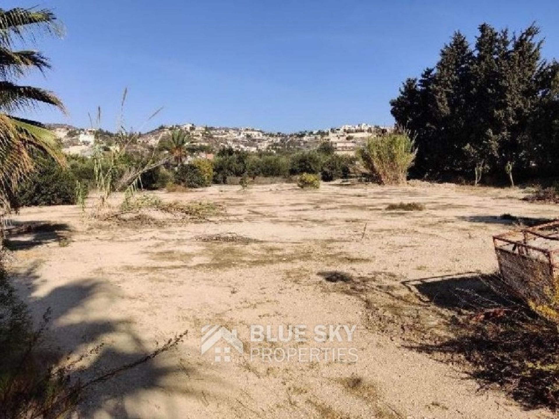 Land im Agios Tychon, Larnaka 11152586