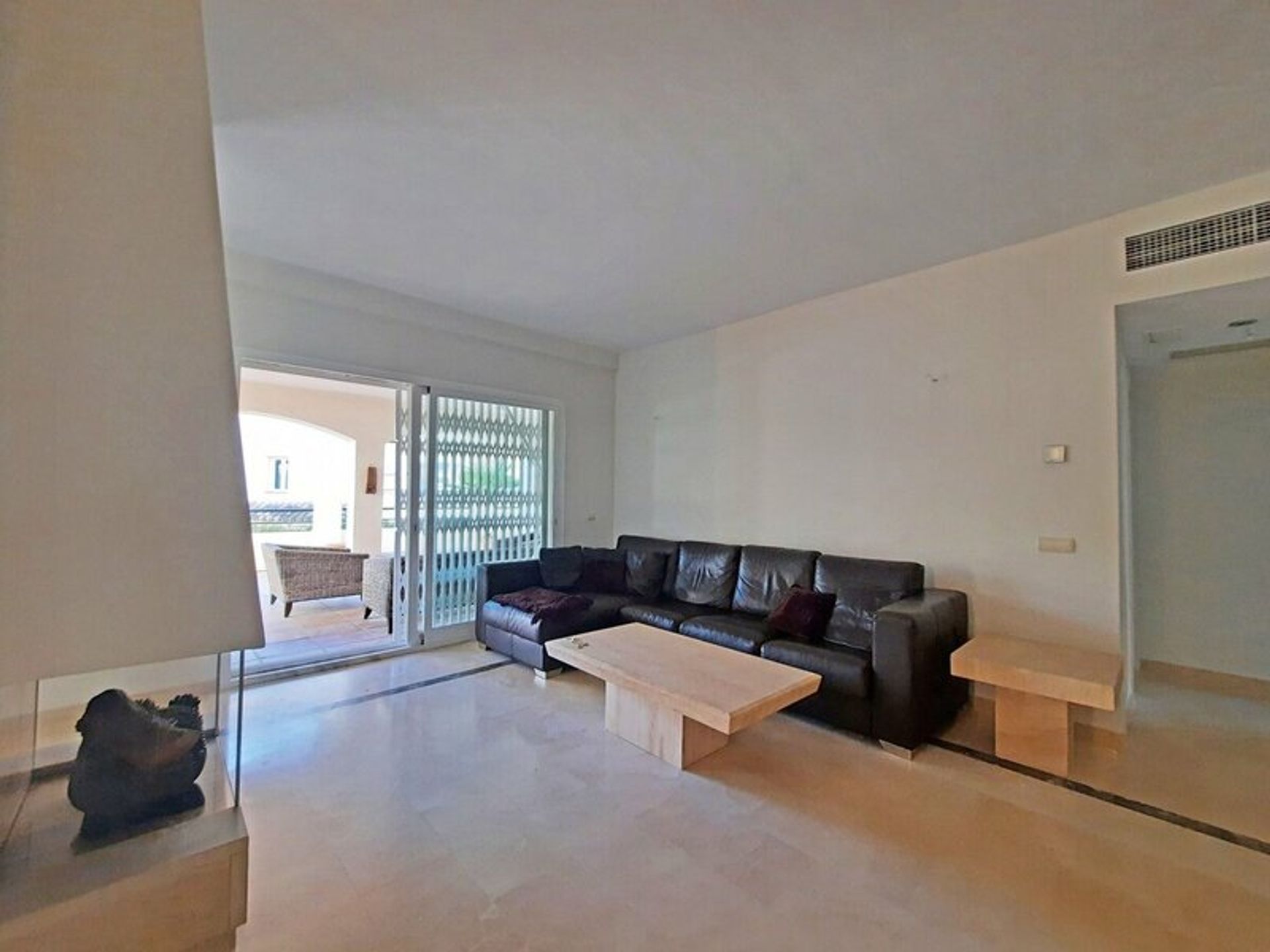 Condominium in Marbella, Andalucía 11153080